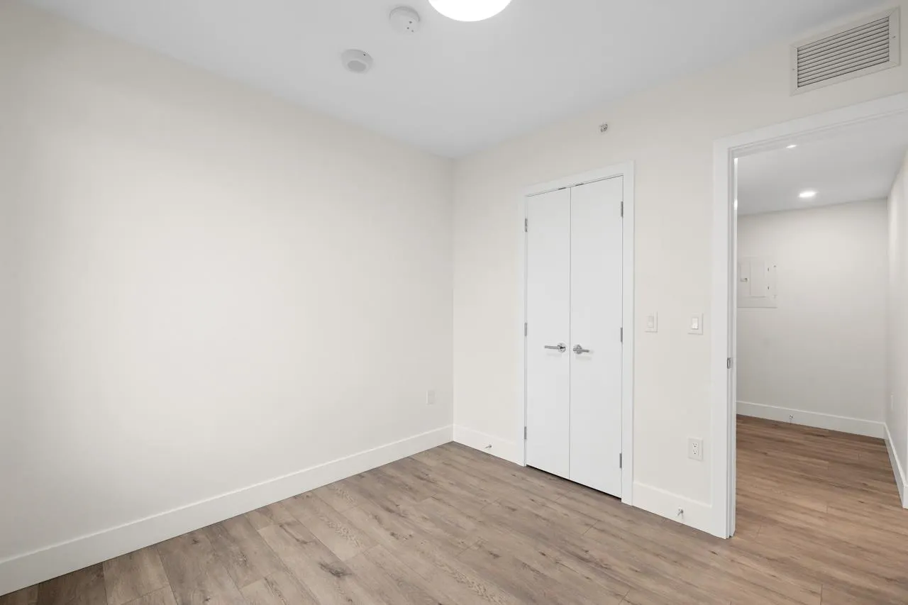 1901 10428 Whalley Boulevard