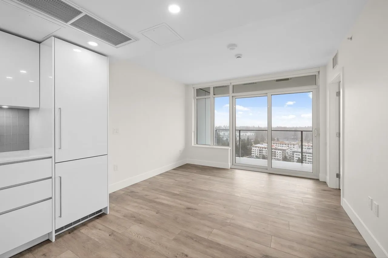 1901 10428 Whalley Boulevard