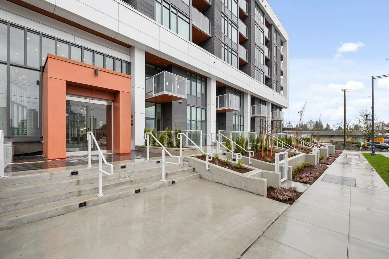 1901 10428 Whalley Boulevard
