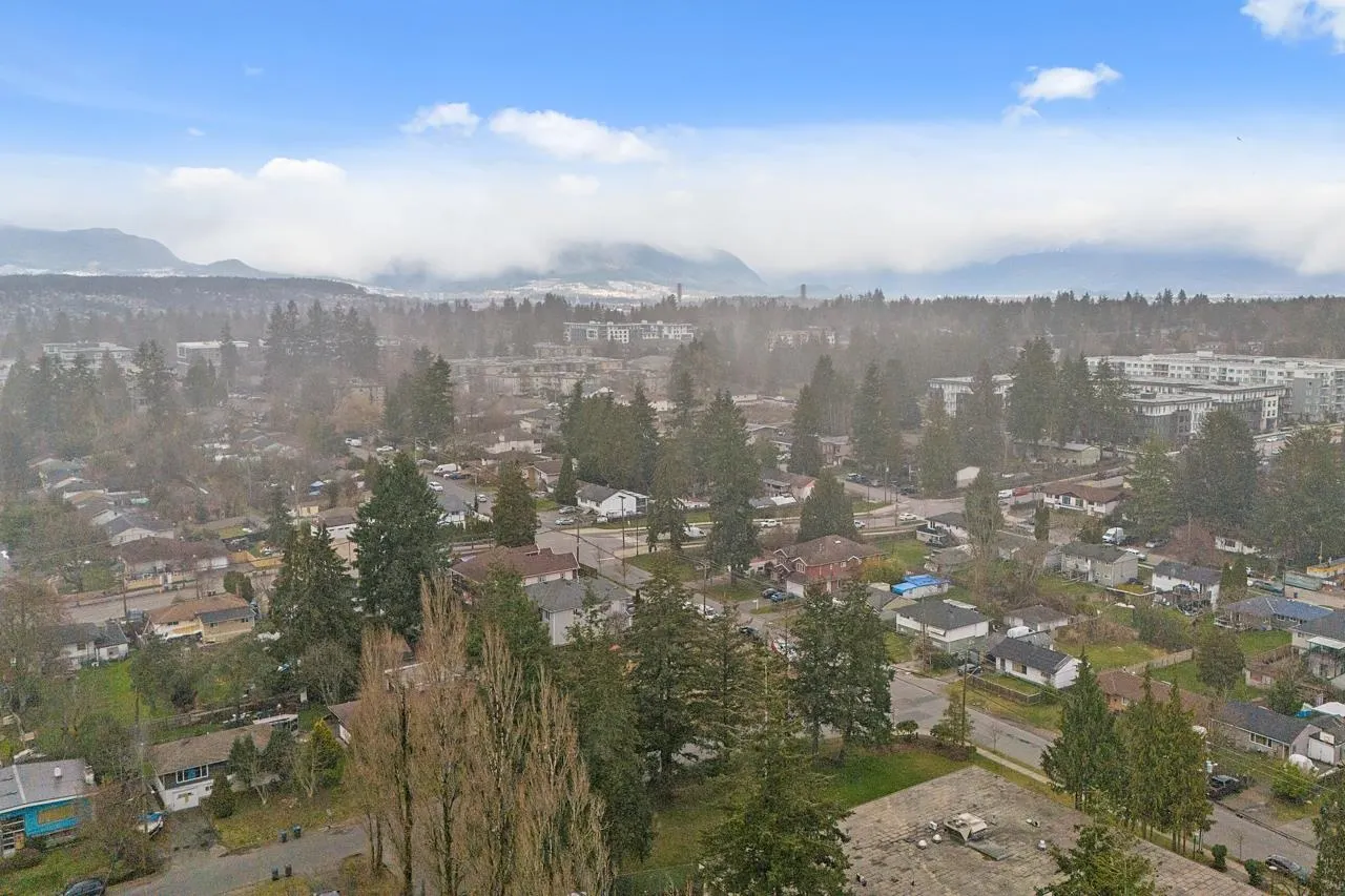 1901 10428 Whalley Boulevard