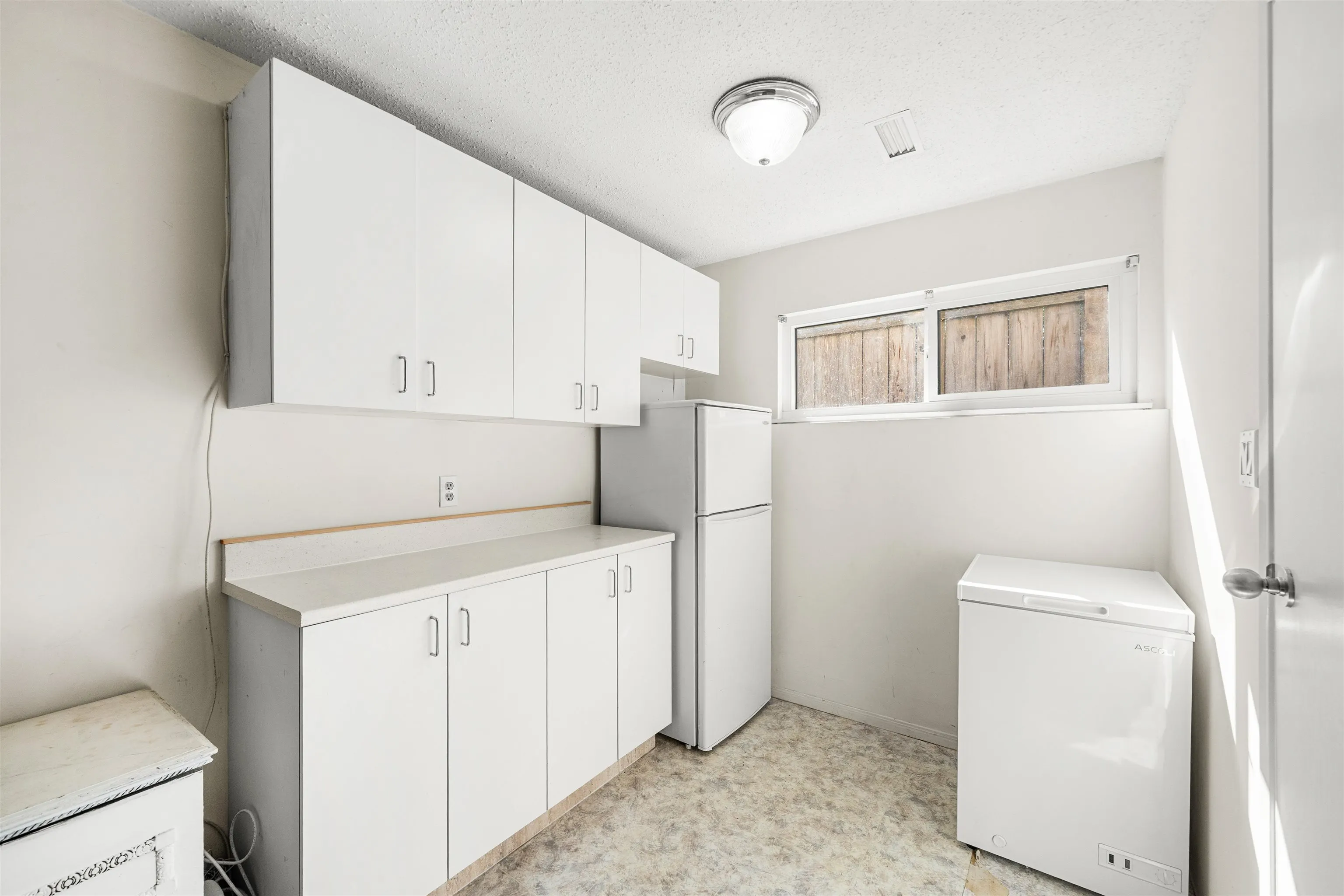 927 Old Lillooet Road