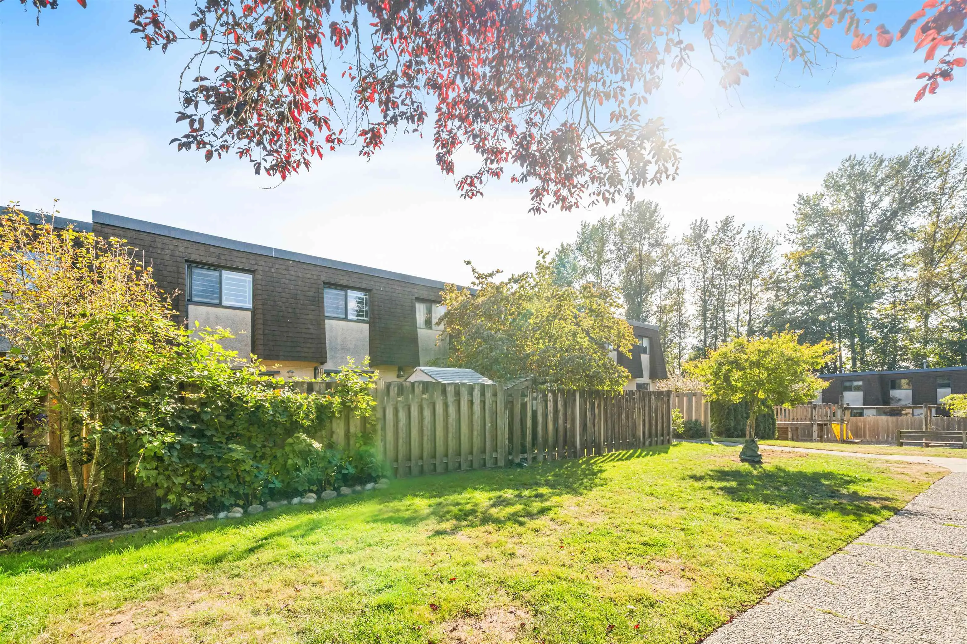 927 Old Lillooet Road