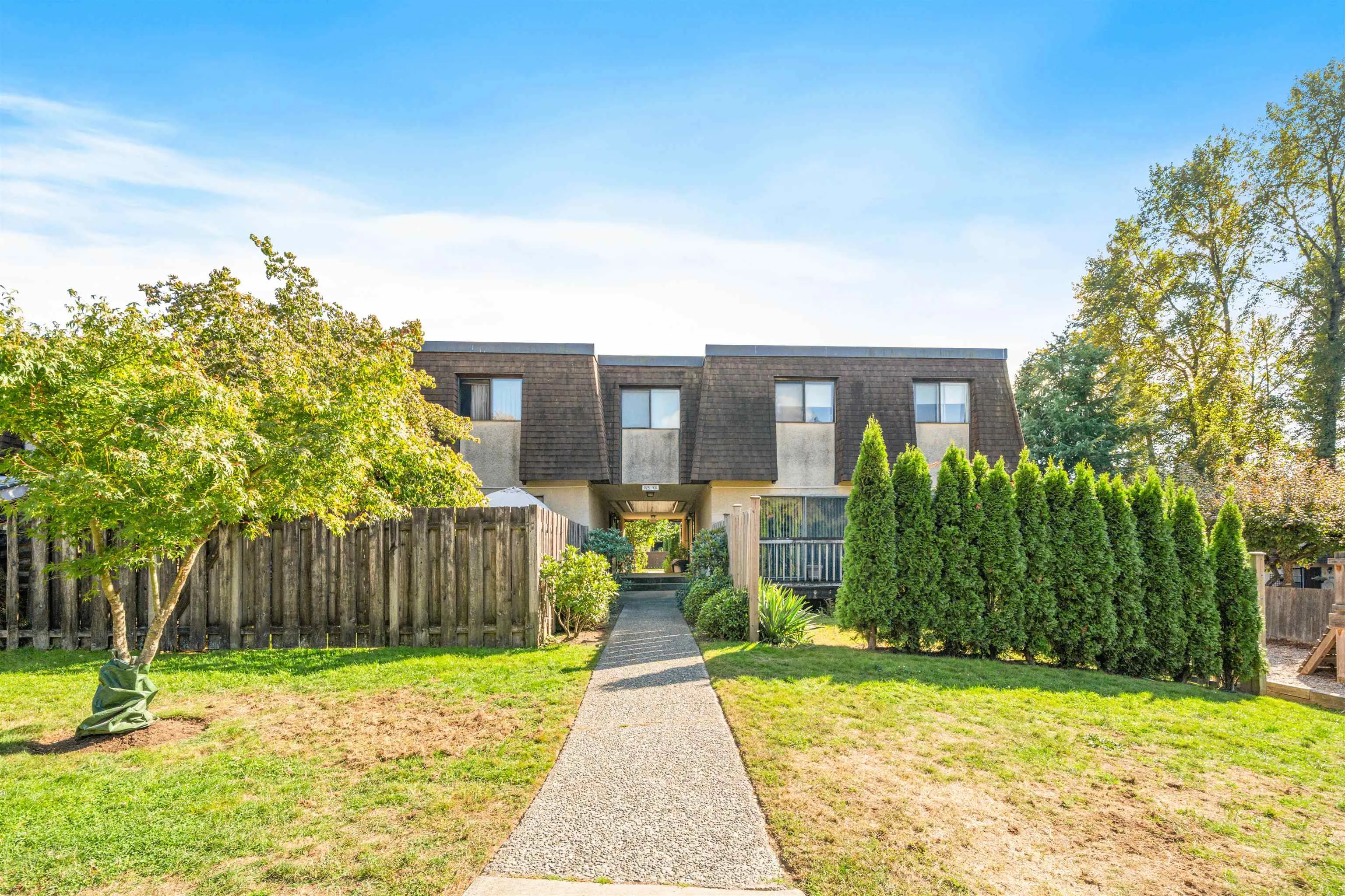 927 Old Lillooet Road