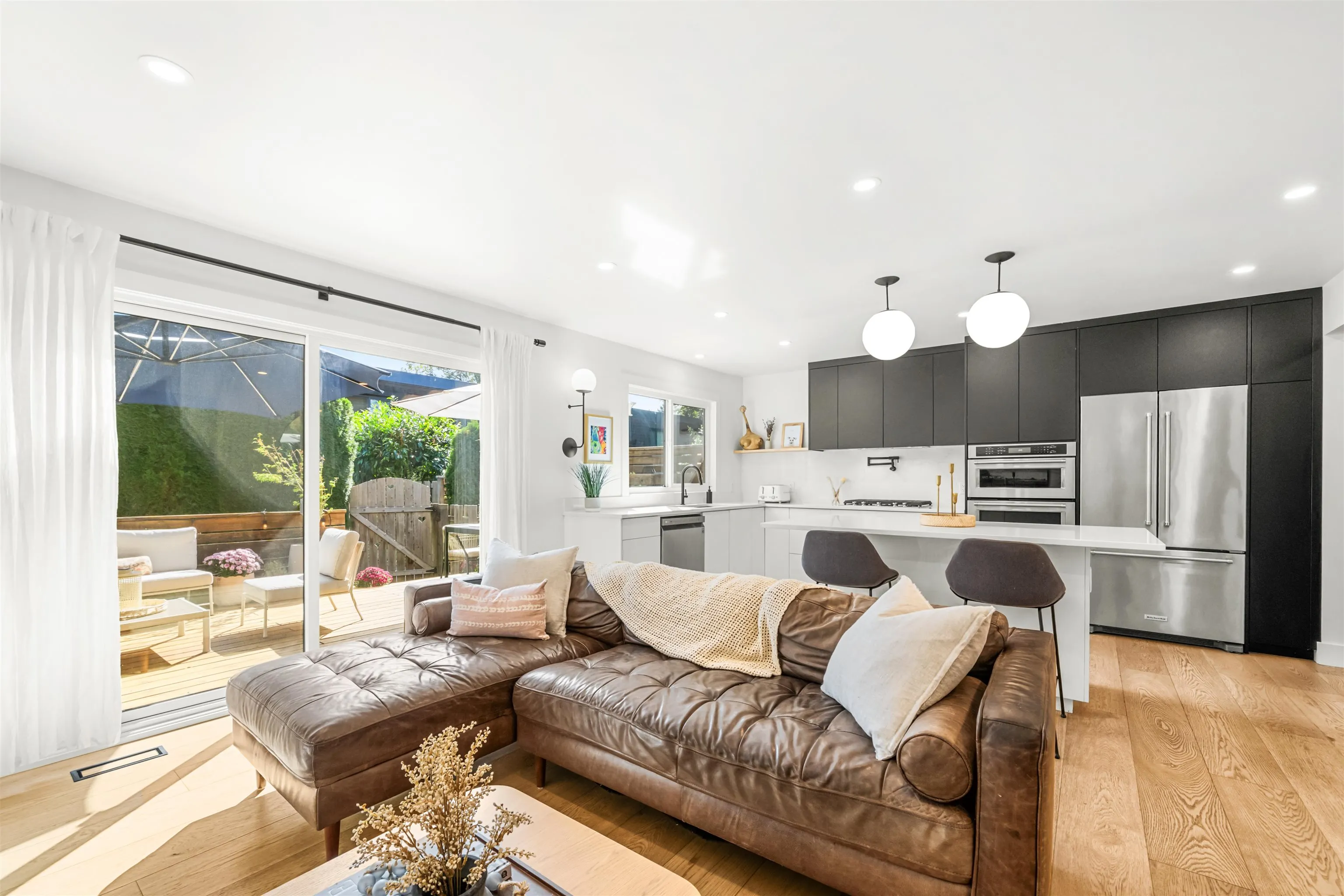 927 Old Lillooet Road