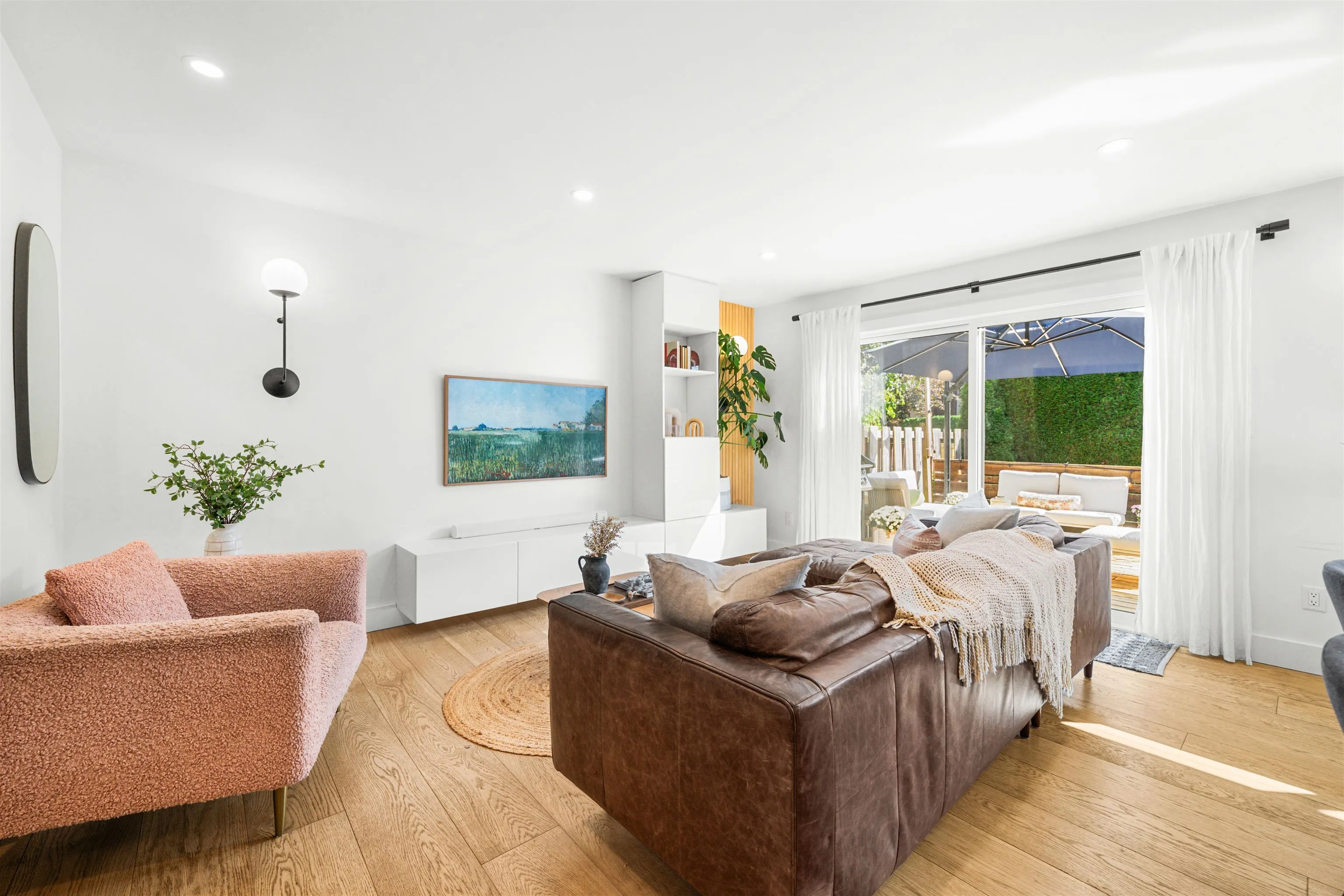 927 Old Lillooet Road