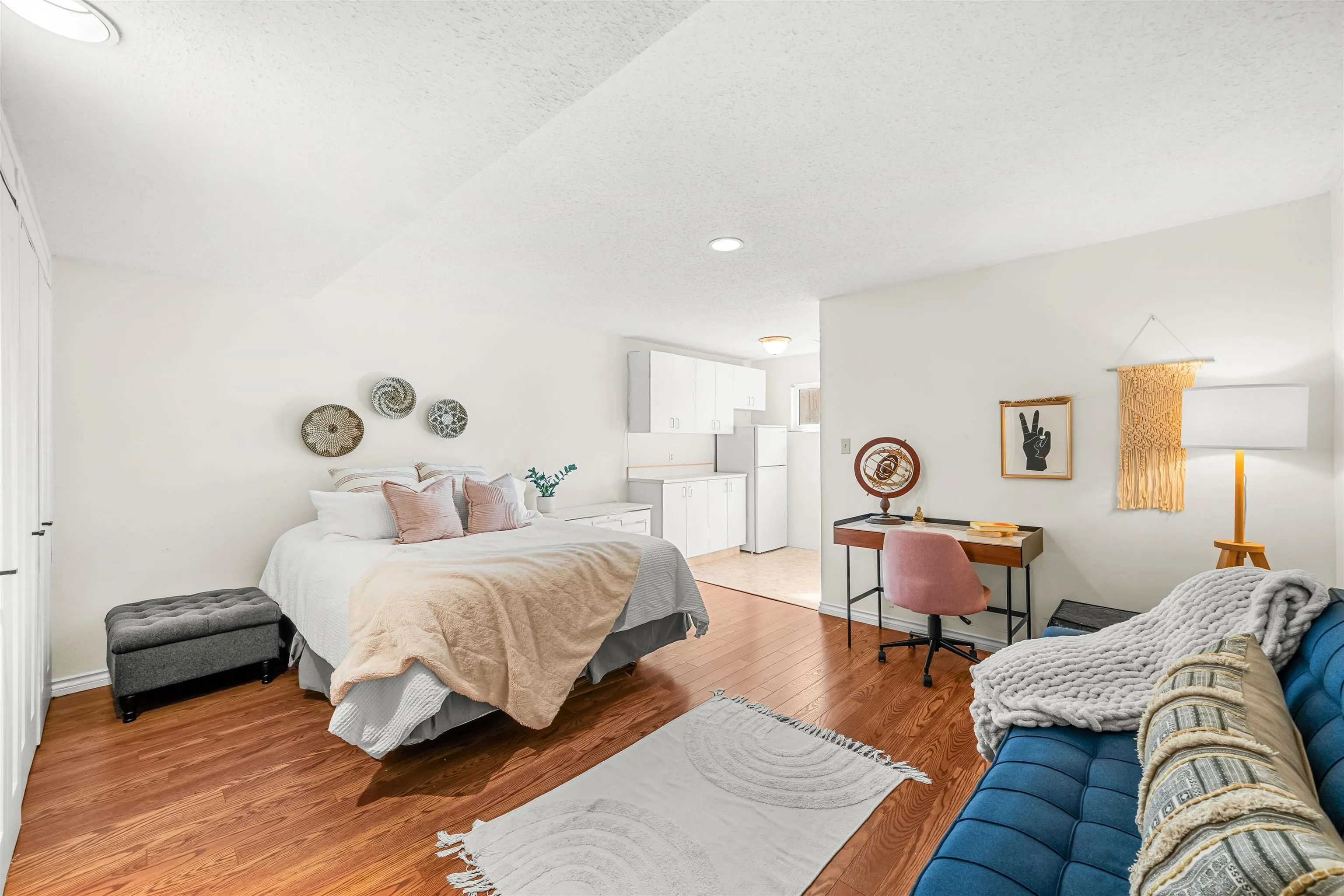 927 Old Lillooet Road