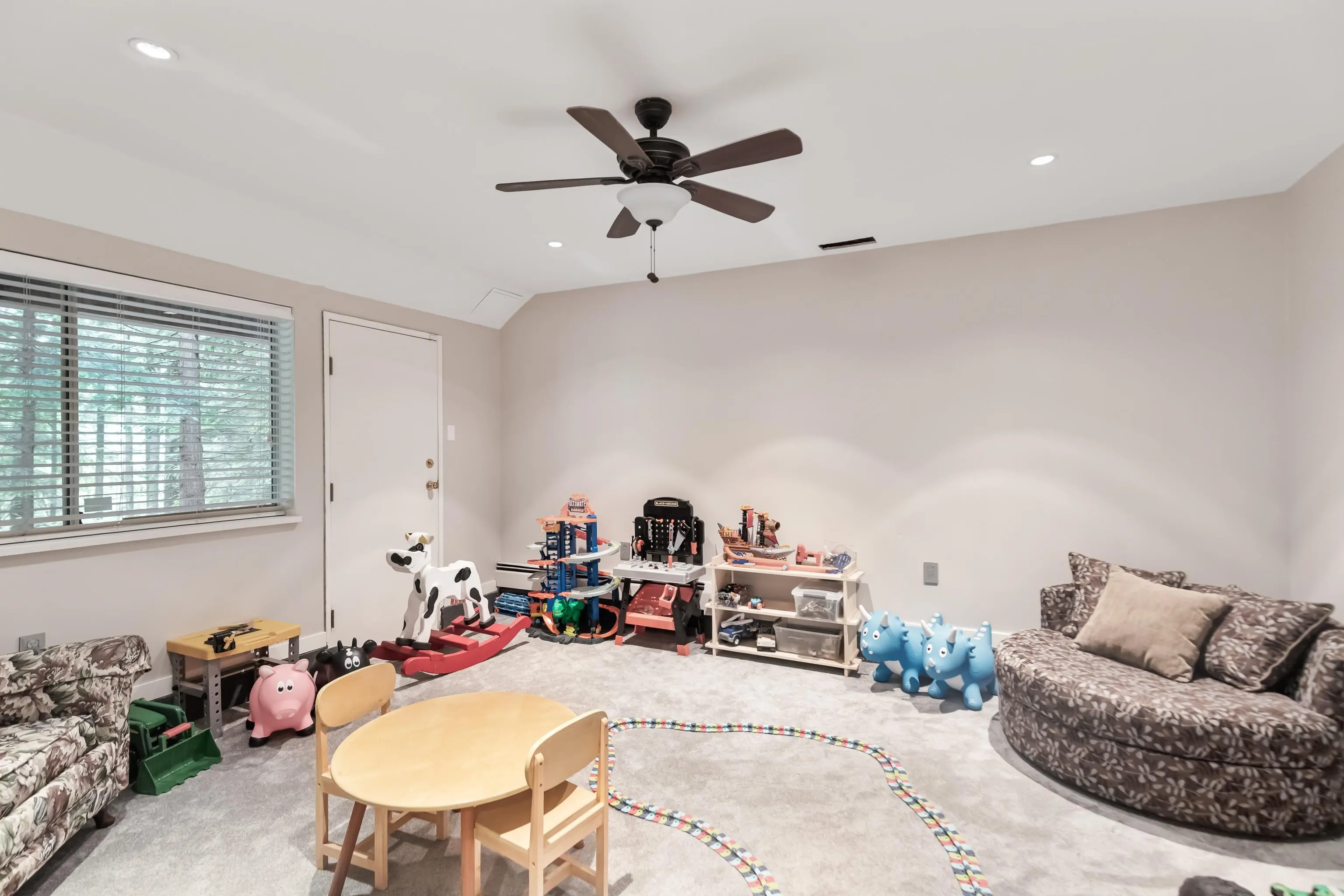 27740 Sayers Crescent