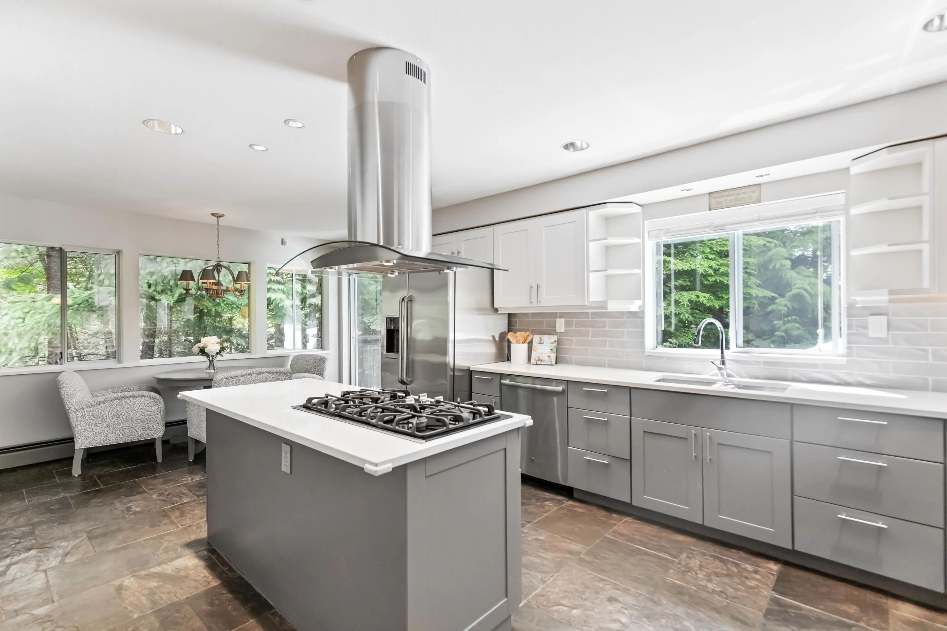 27740 Sayers Crescent
