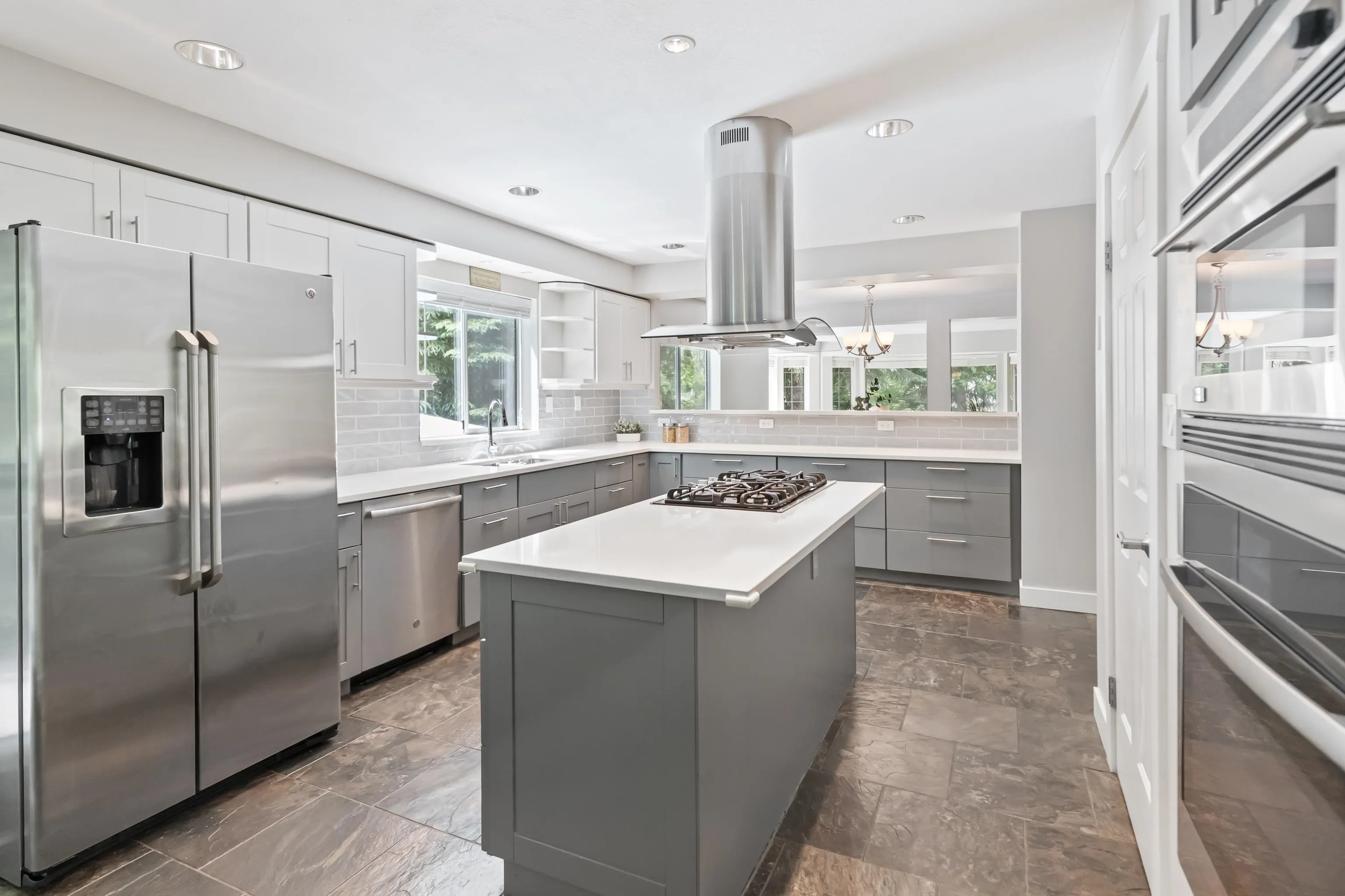 27740 Sayers Crescent