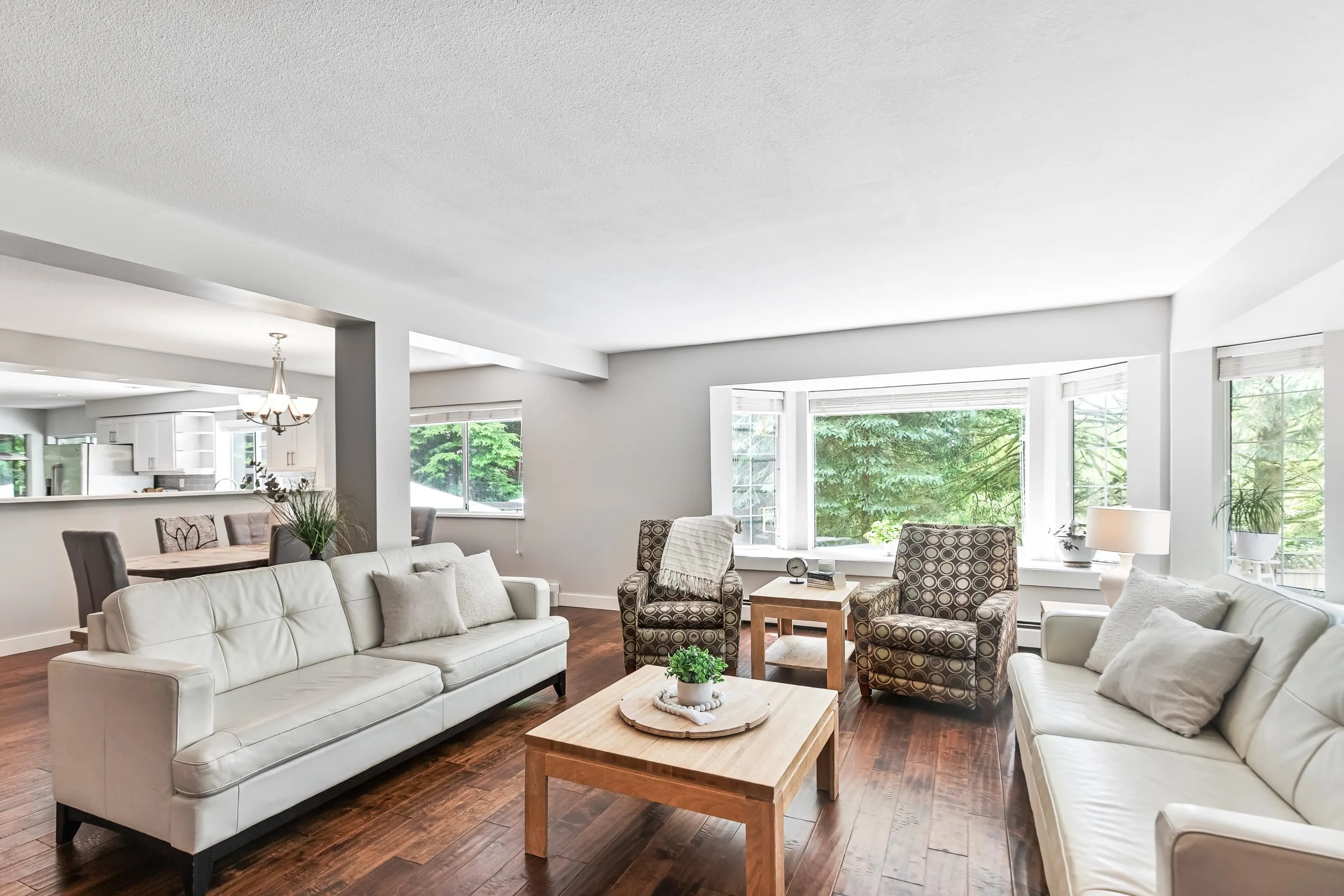 27740 Sayers Crescent
