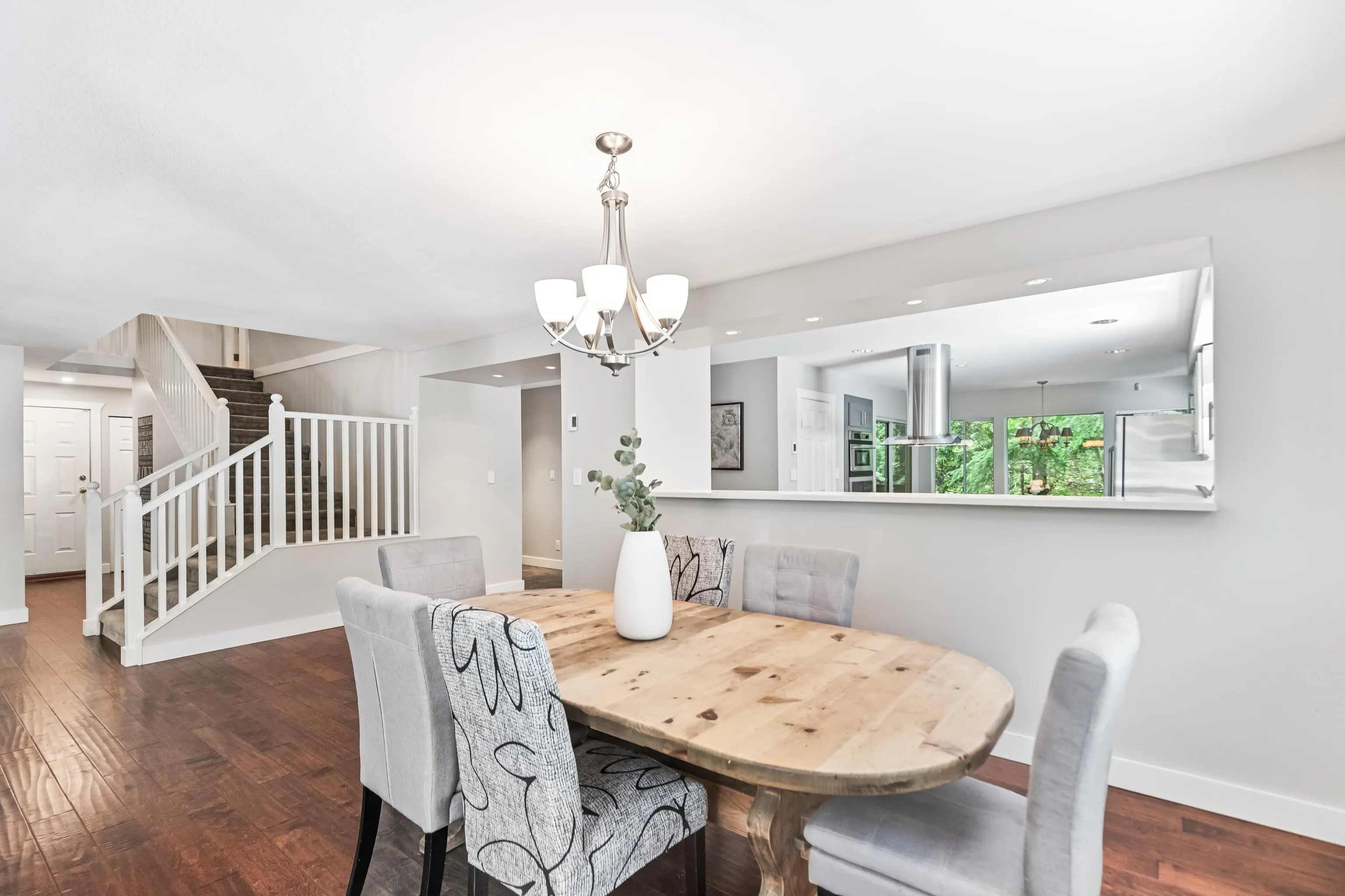 27740 Sayers Crescent
