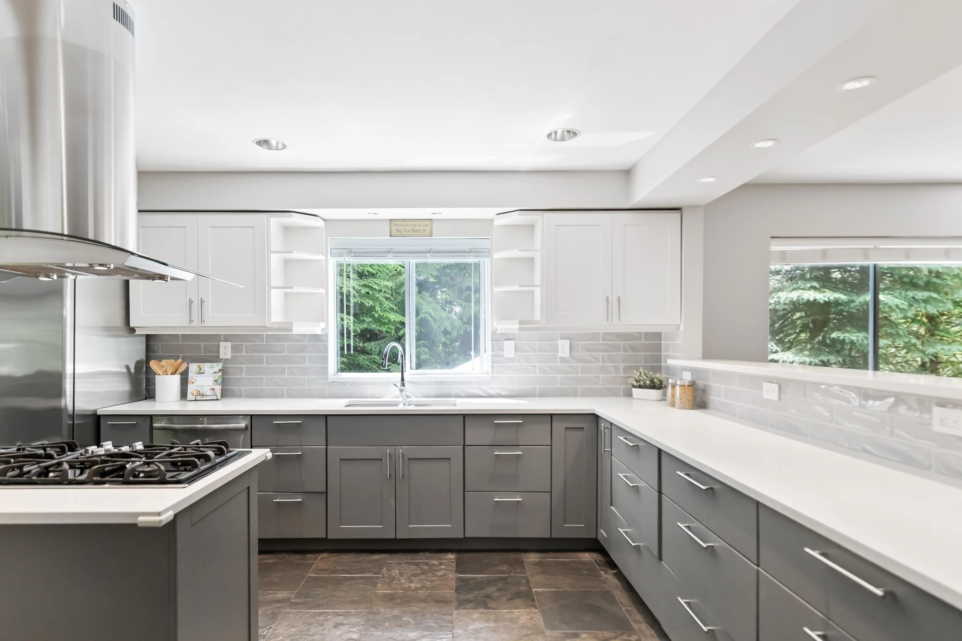 27740 Sayers Crescent