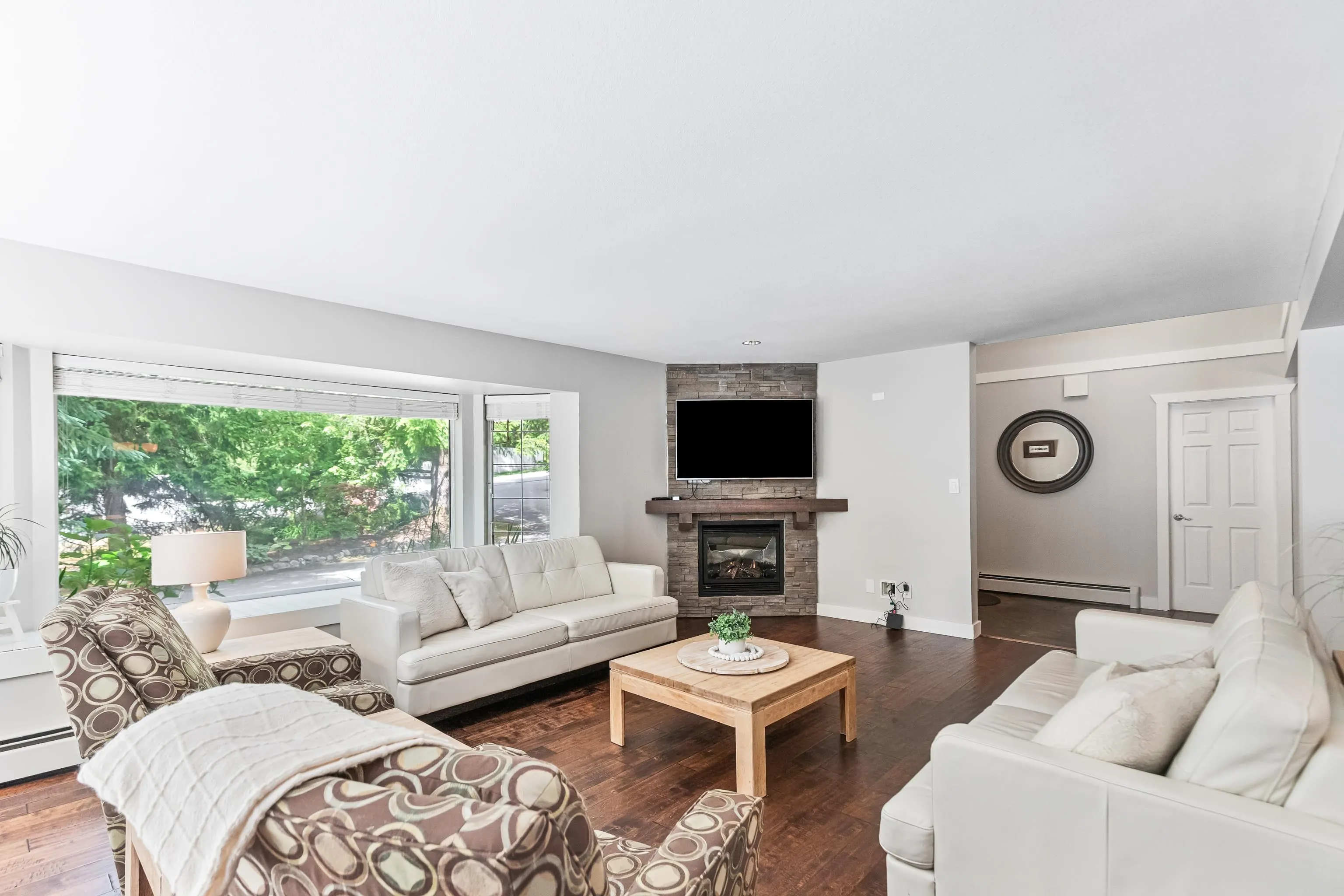 27740 Sayers Crescent