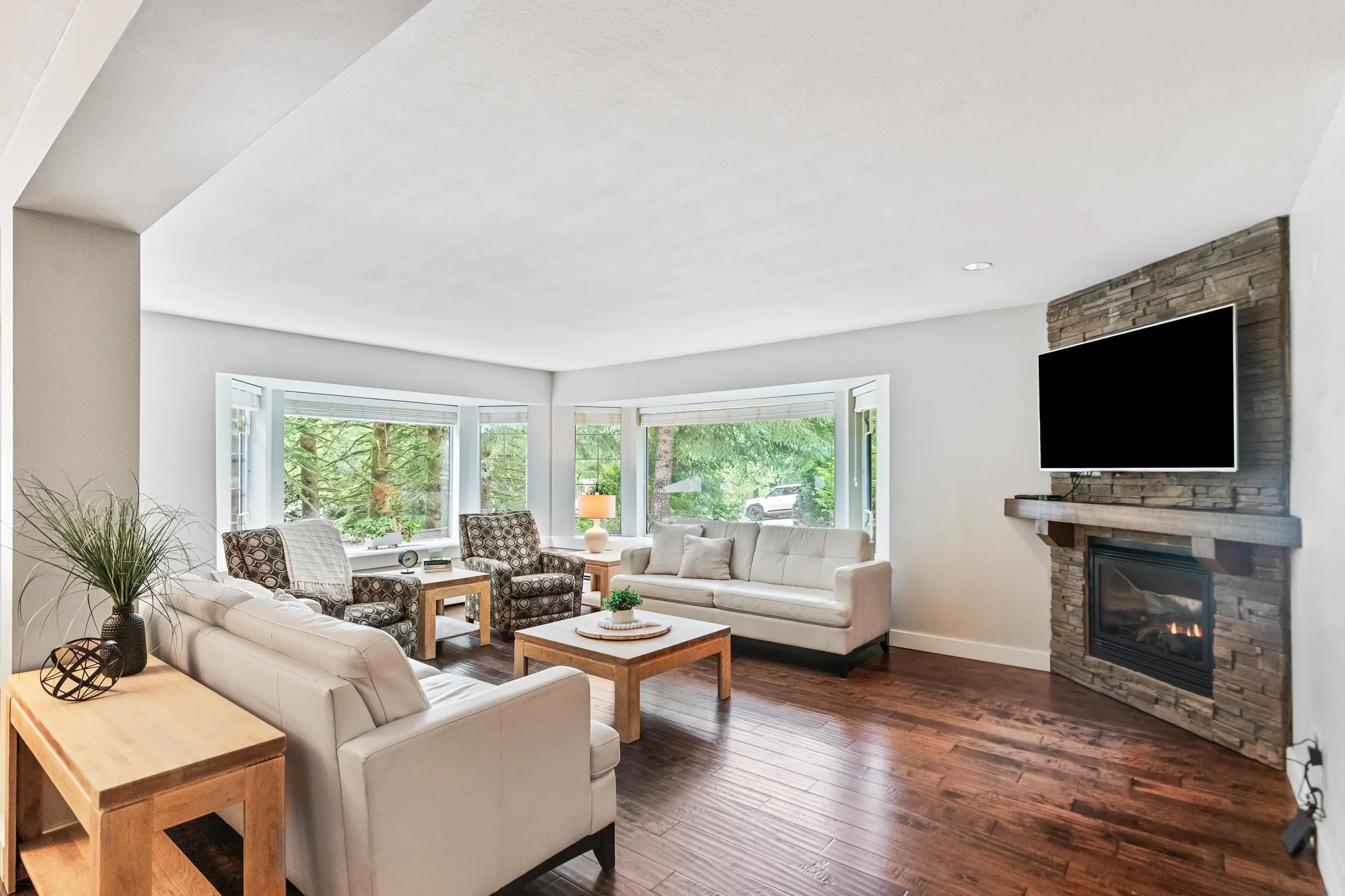 27740 Sayers Crescent
