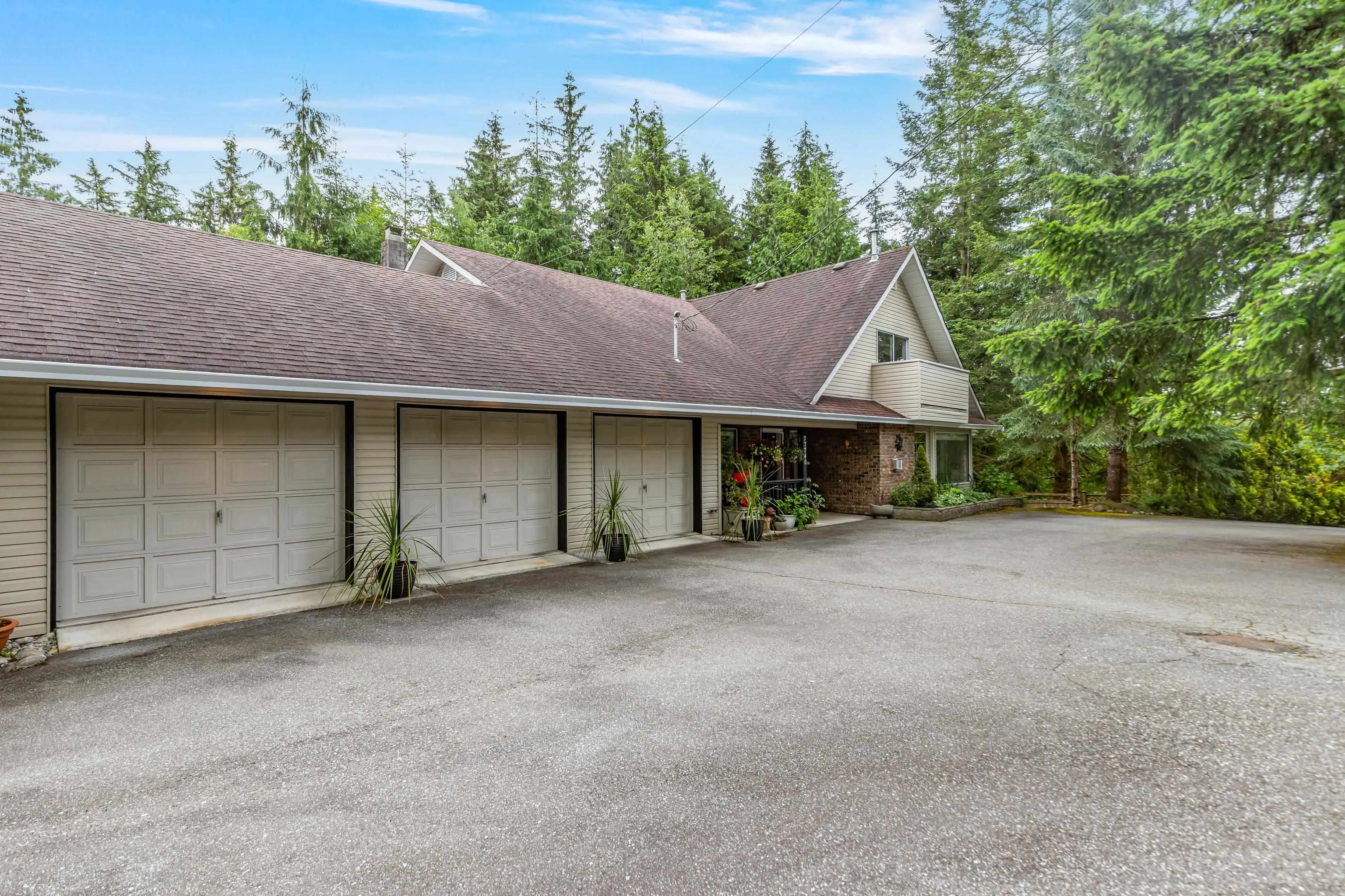 27740 Sayers Crescent