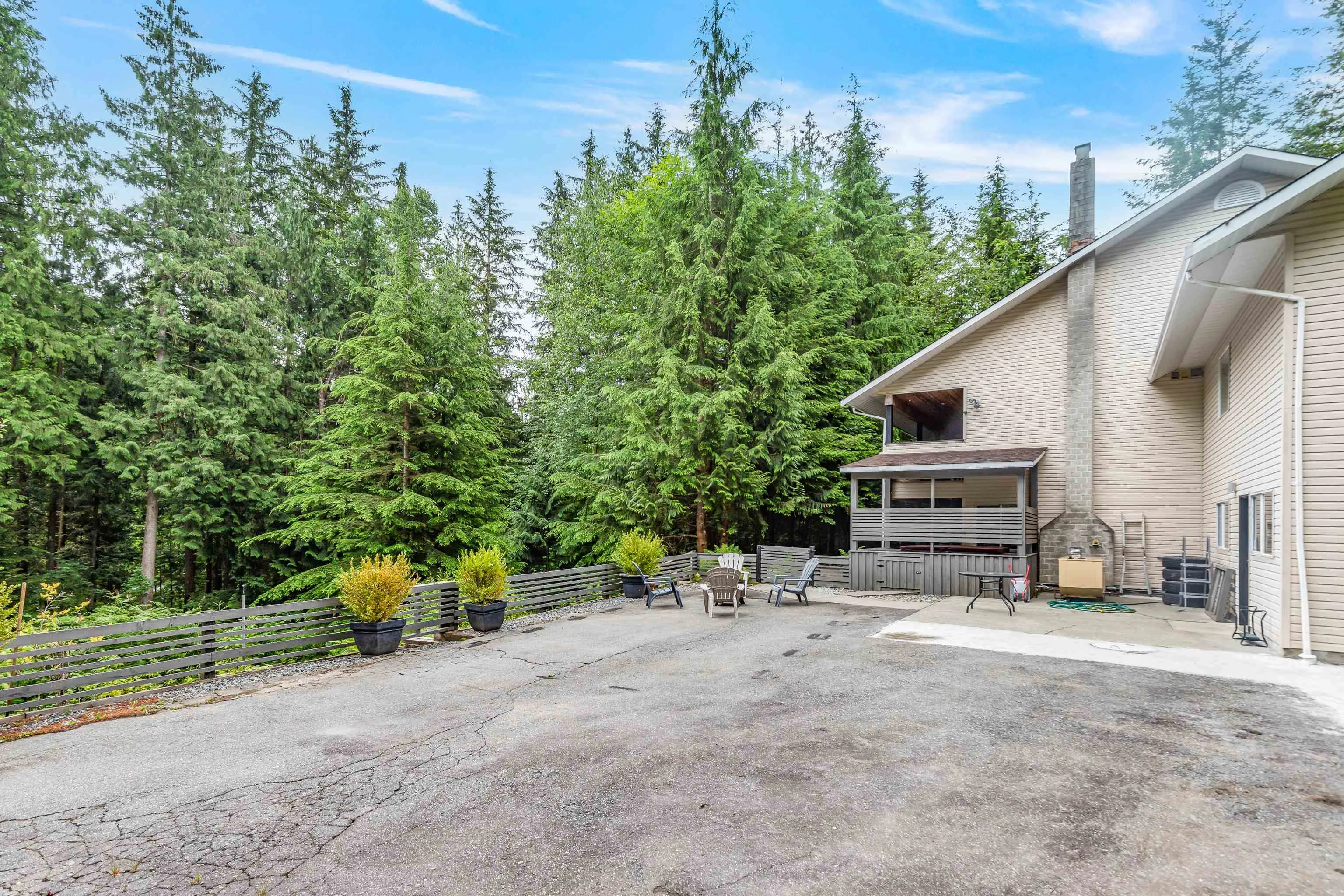 27740 Sayers Crescent