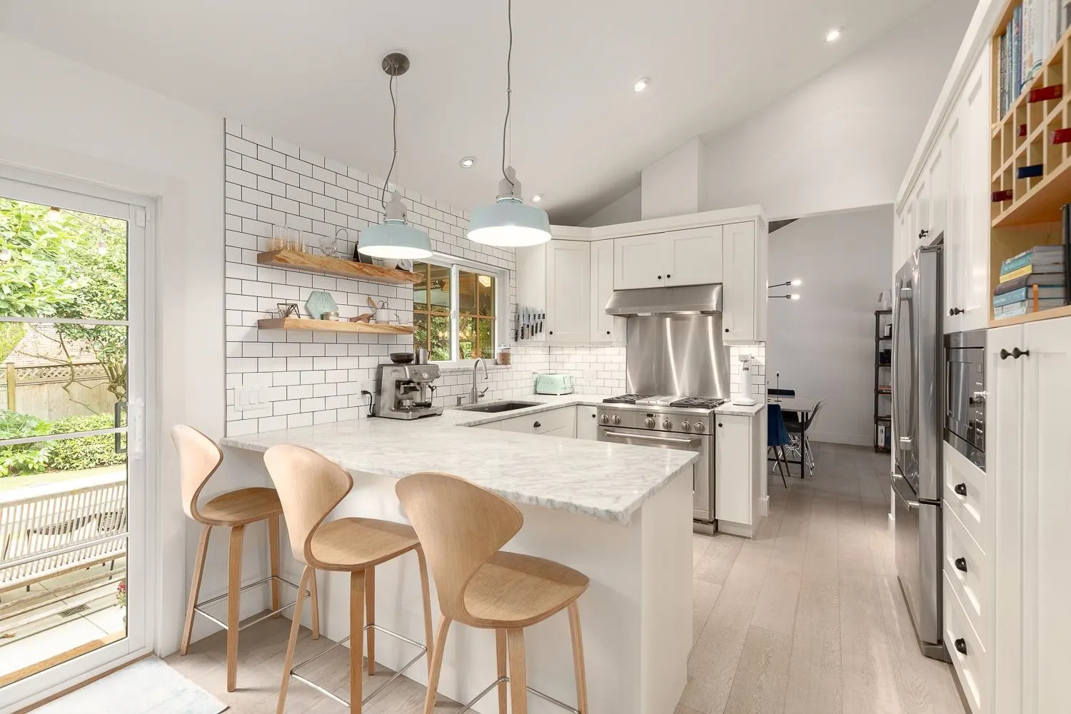 3348 Tennyson Crescent