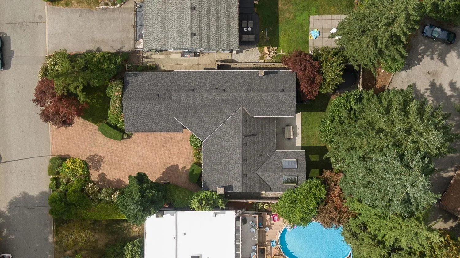 3348 Tennyson Crescent