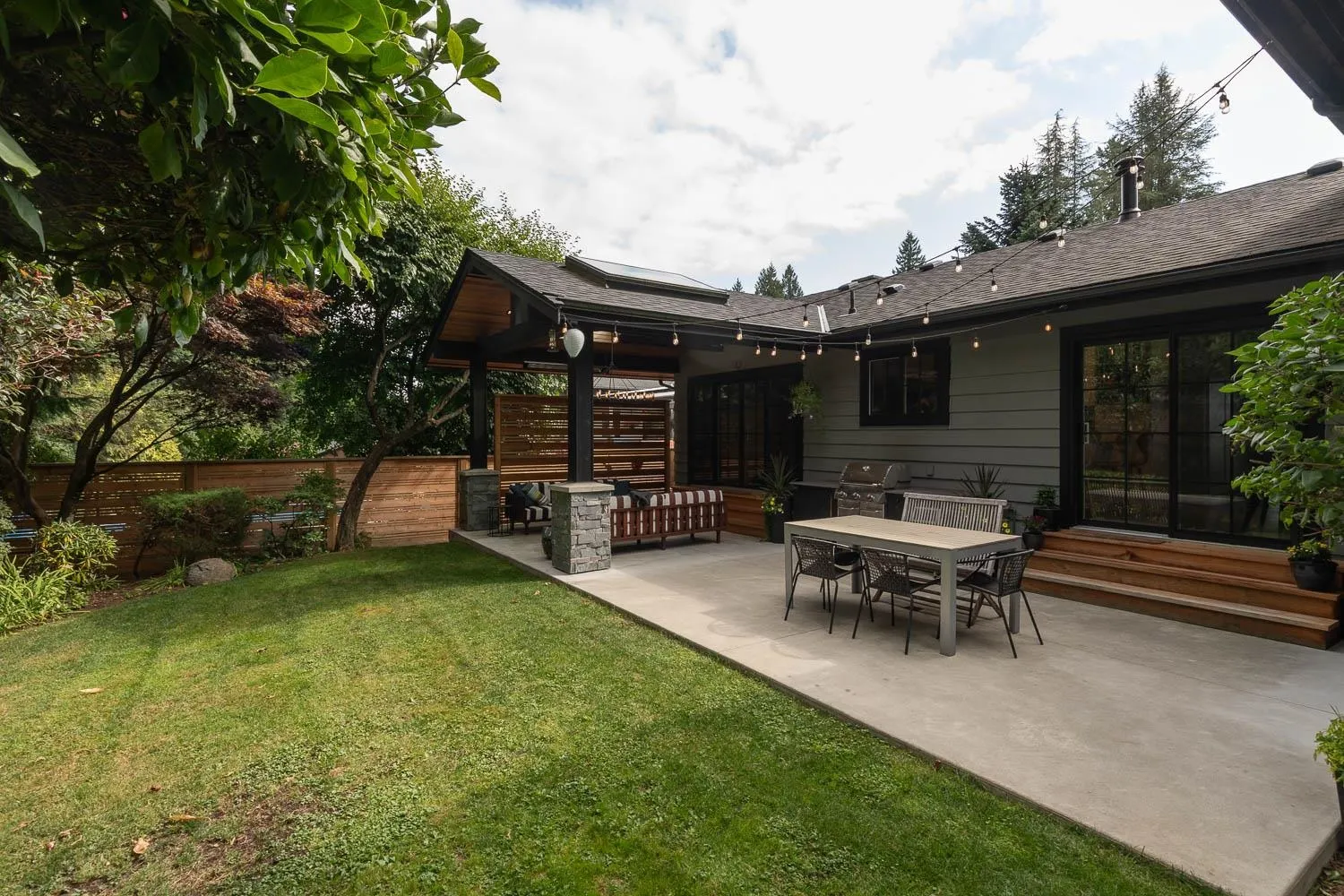 3348 Tennyson Crescent