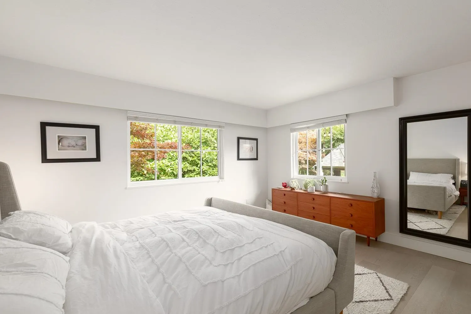 3348 Tennyson Crescent
