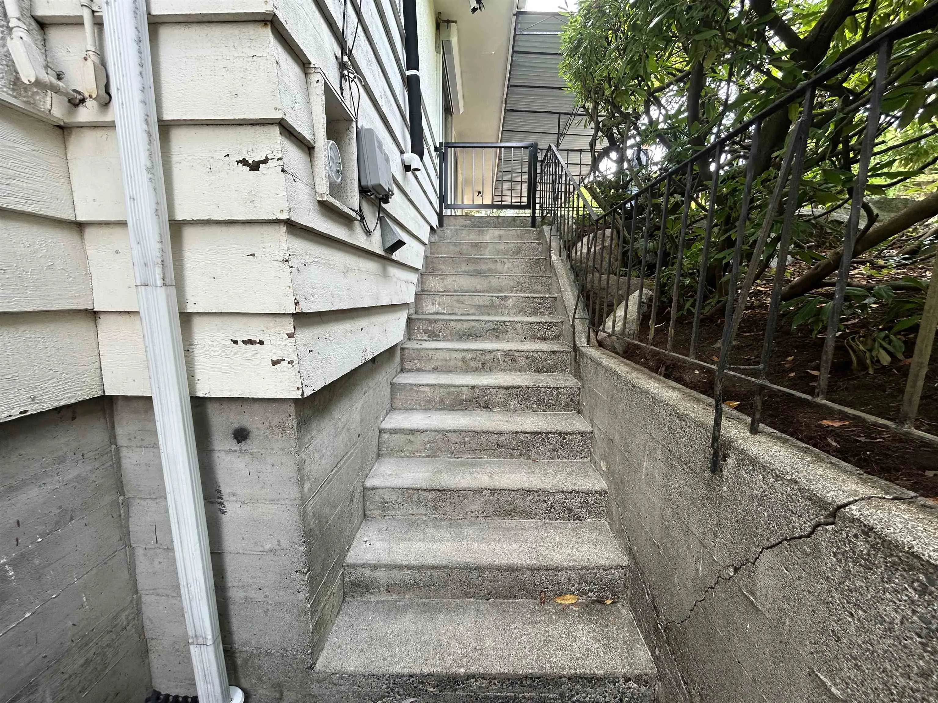 Basement 4769 Haggart Street