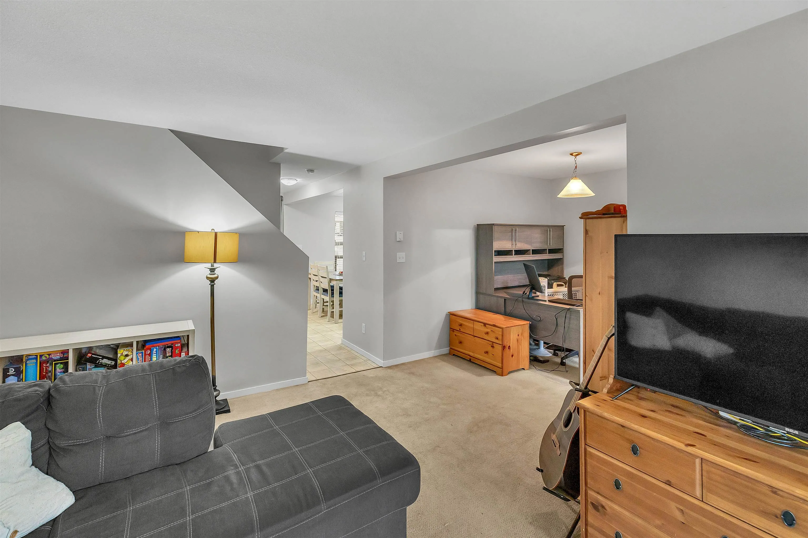 42 32310 Mouat Drive