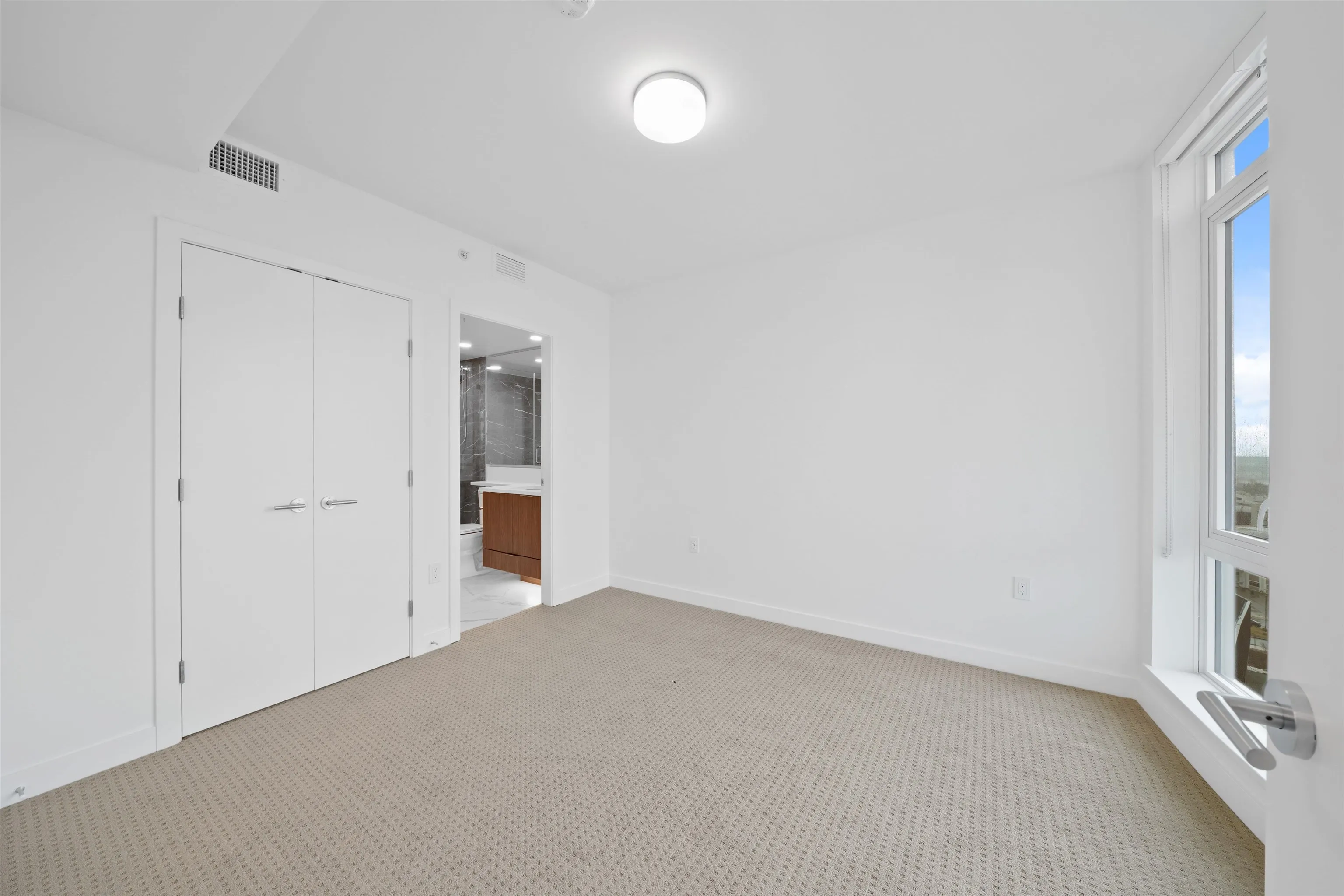 1101 7683 Park Crescent