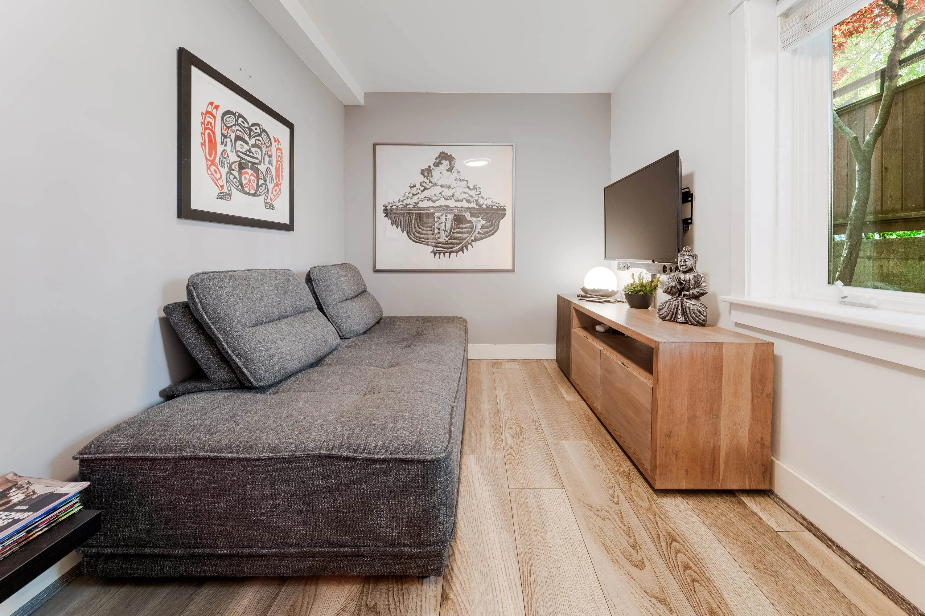 2 709 Keefer Street
