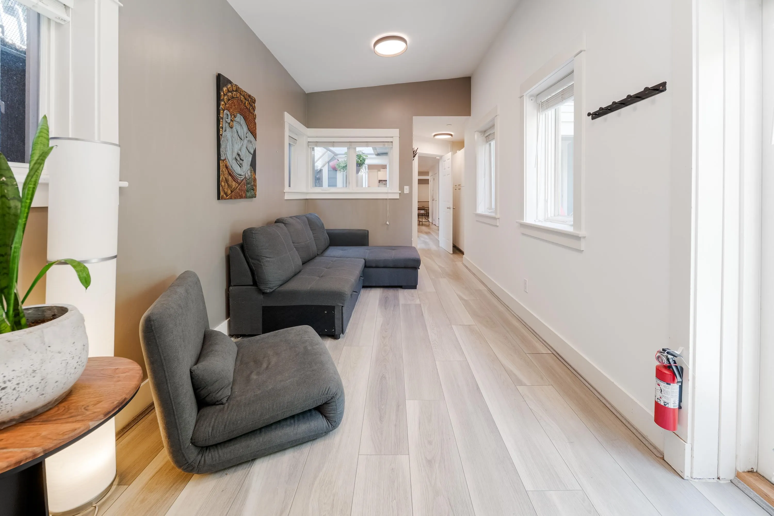 2 709 Keefer Street