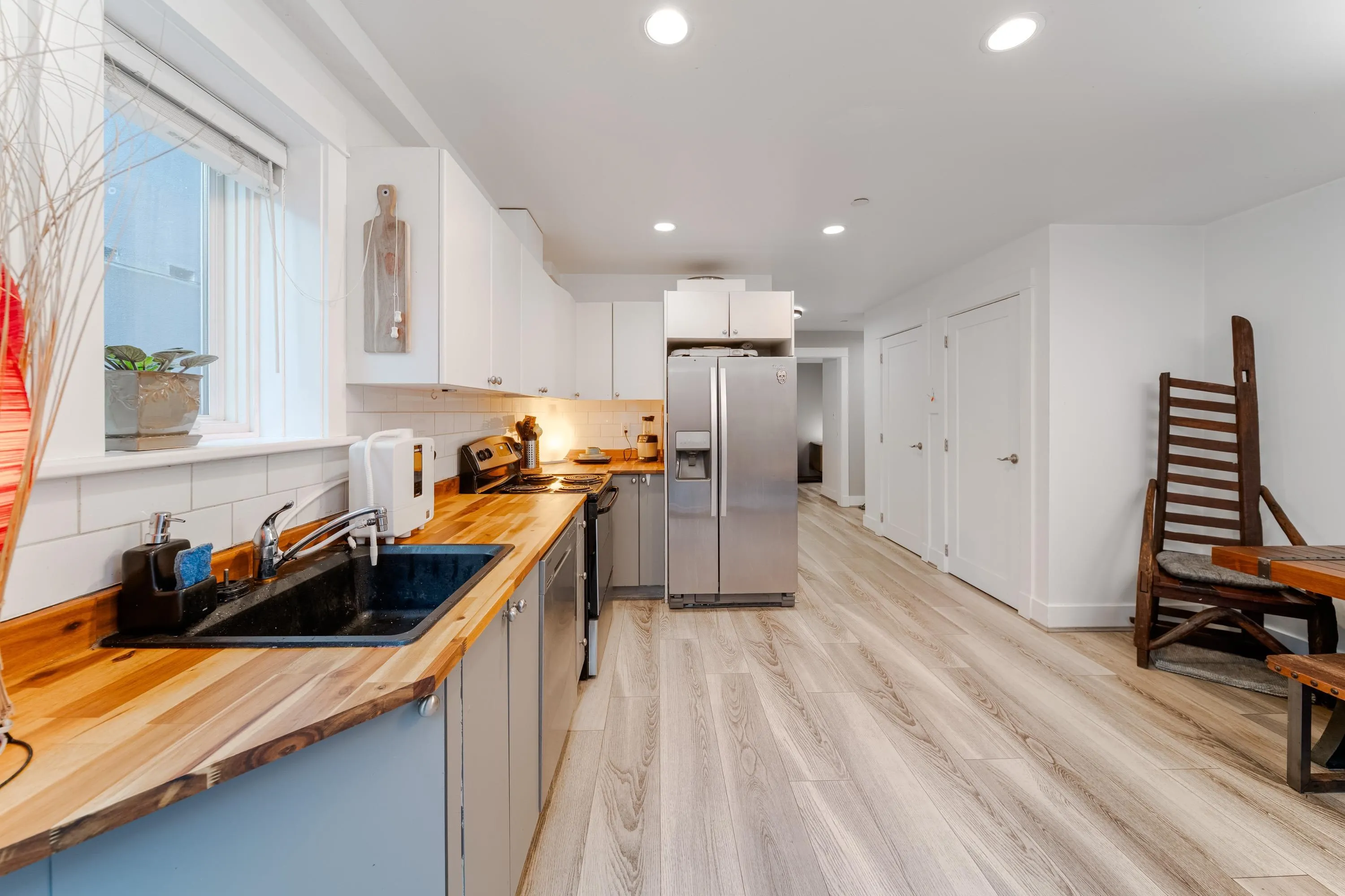 2 709 Keefer Street