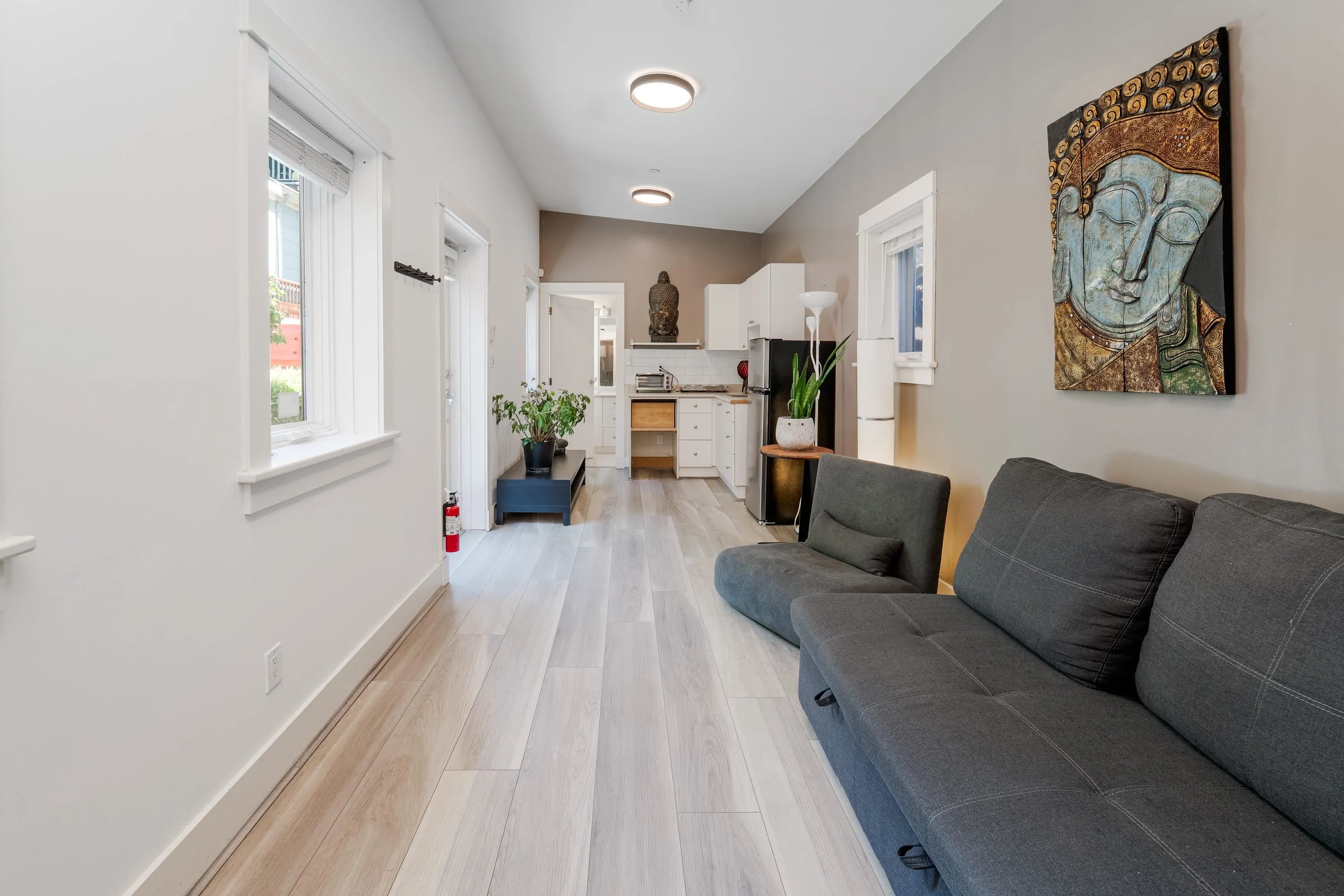 2 709 Keefer Street