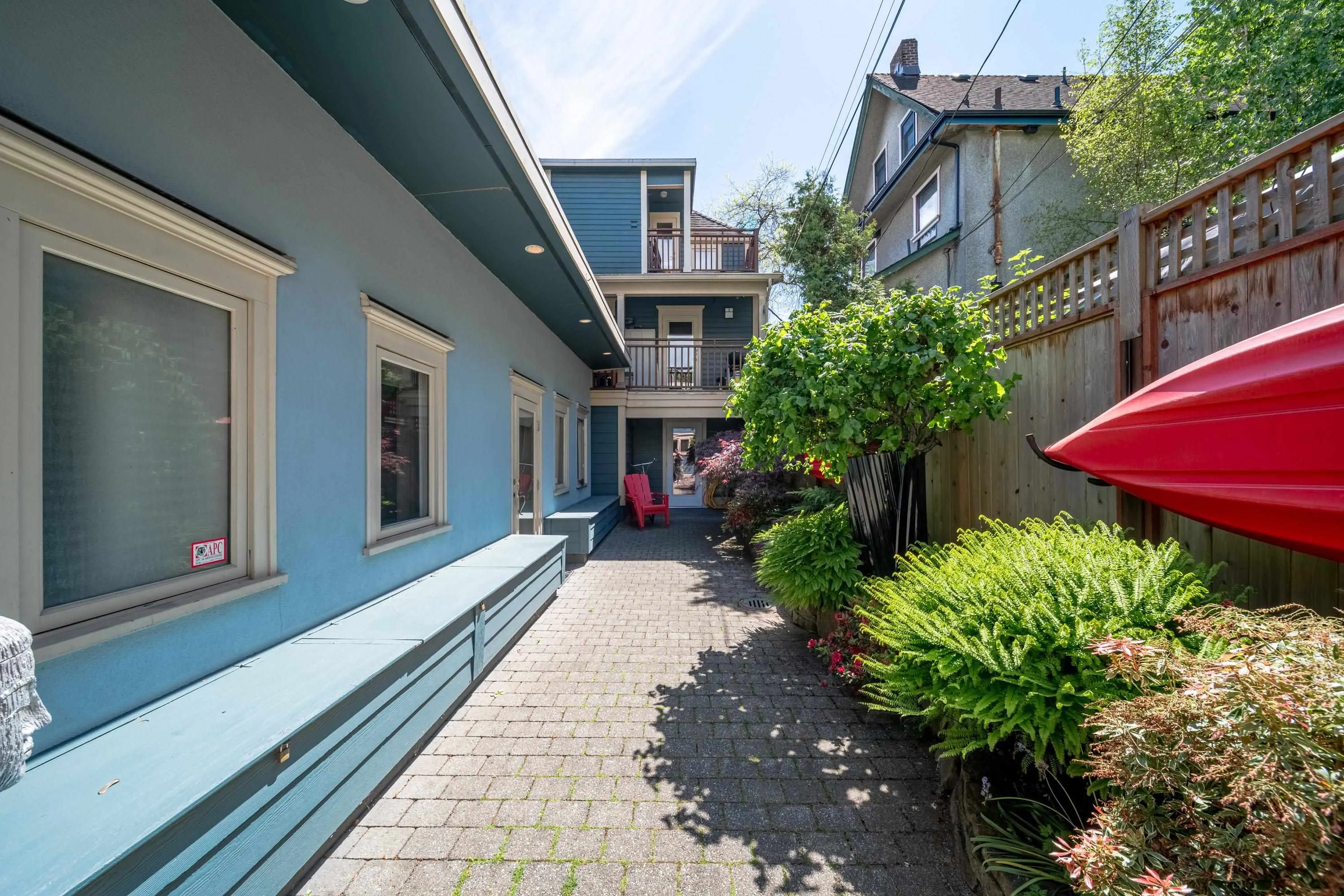 2 709 Keefer Street