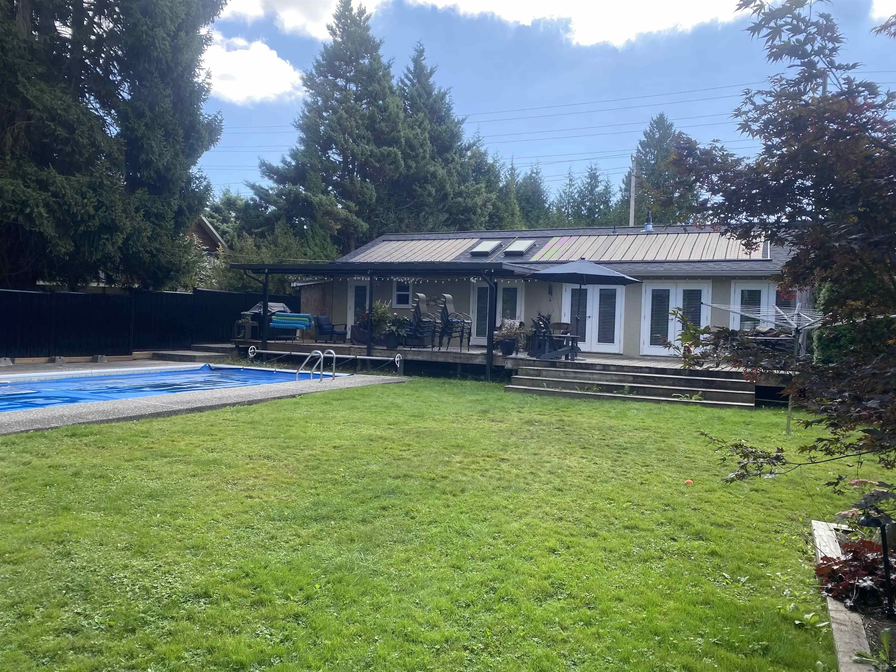 895 Como Lake Avenue