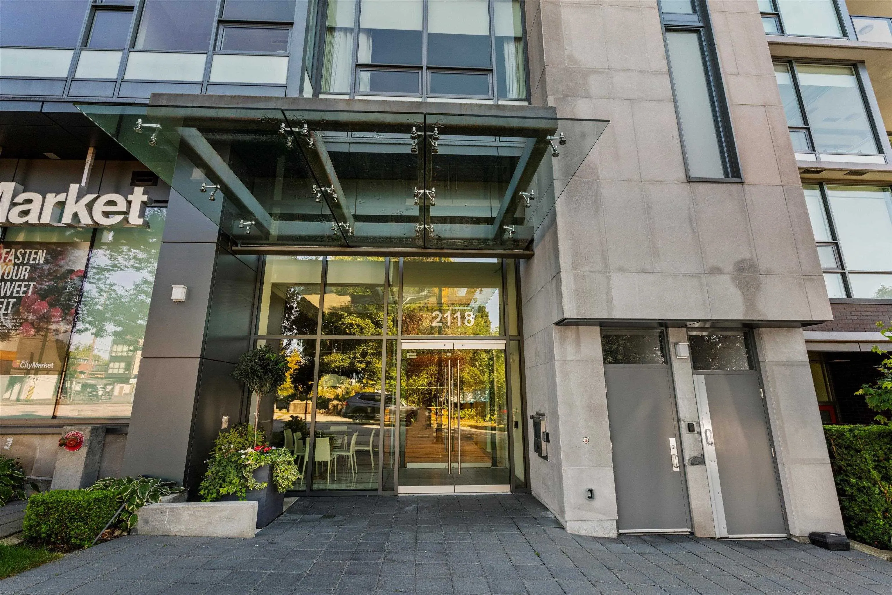 312 2118 W 15th Avenue