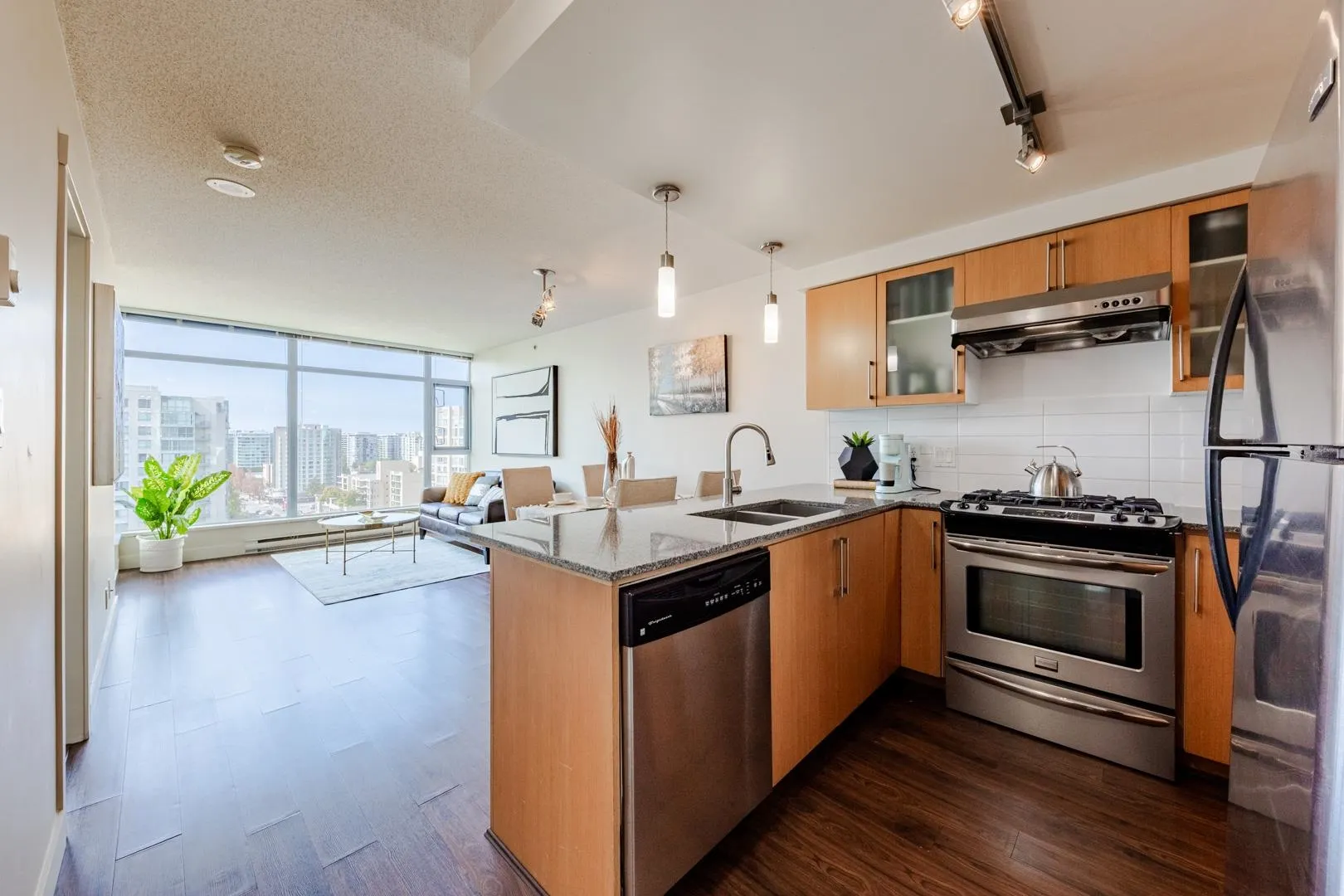 1602 8068 Westminster Highway