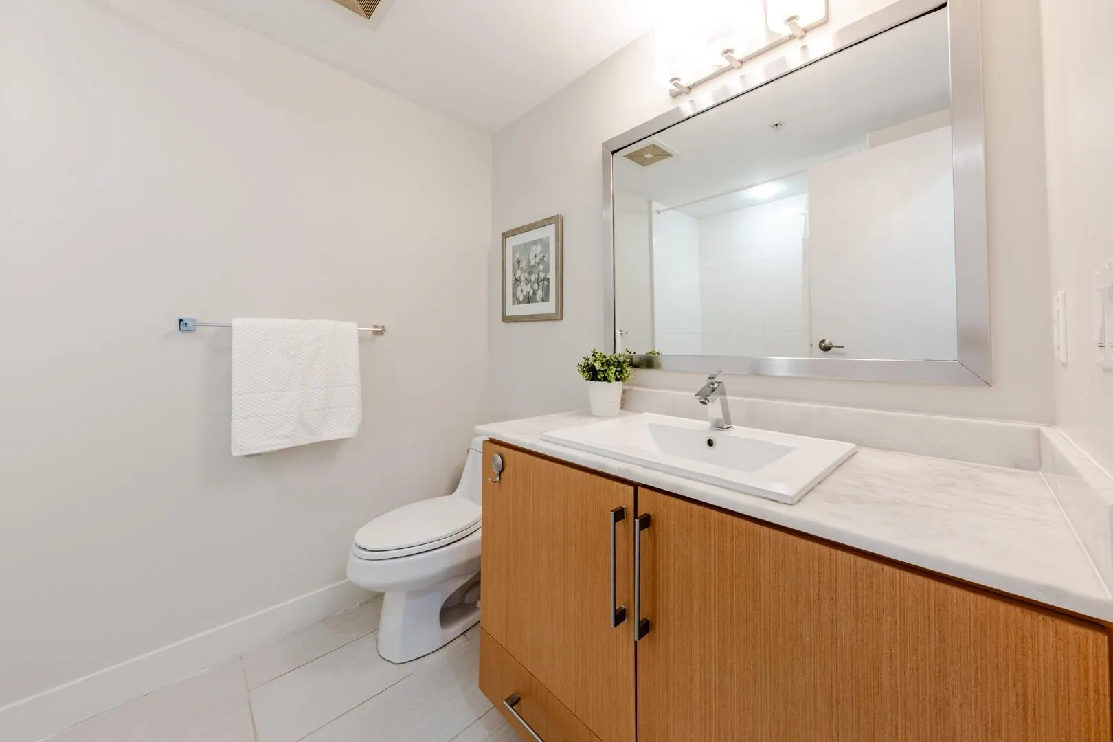 1602 8068 Westminster Highway