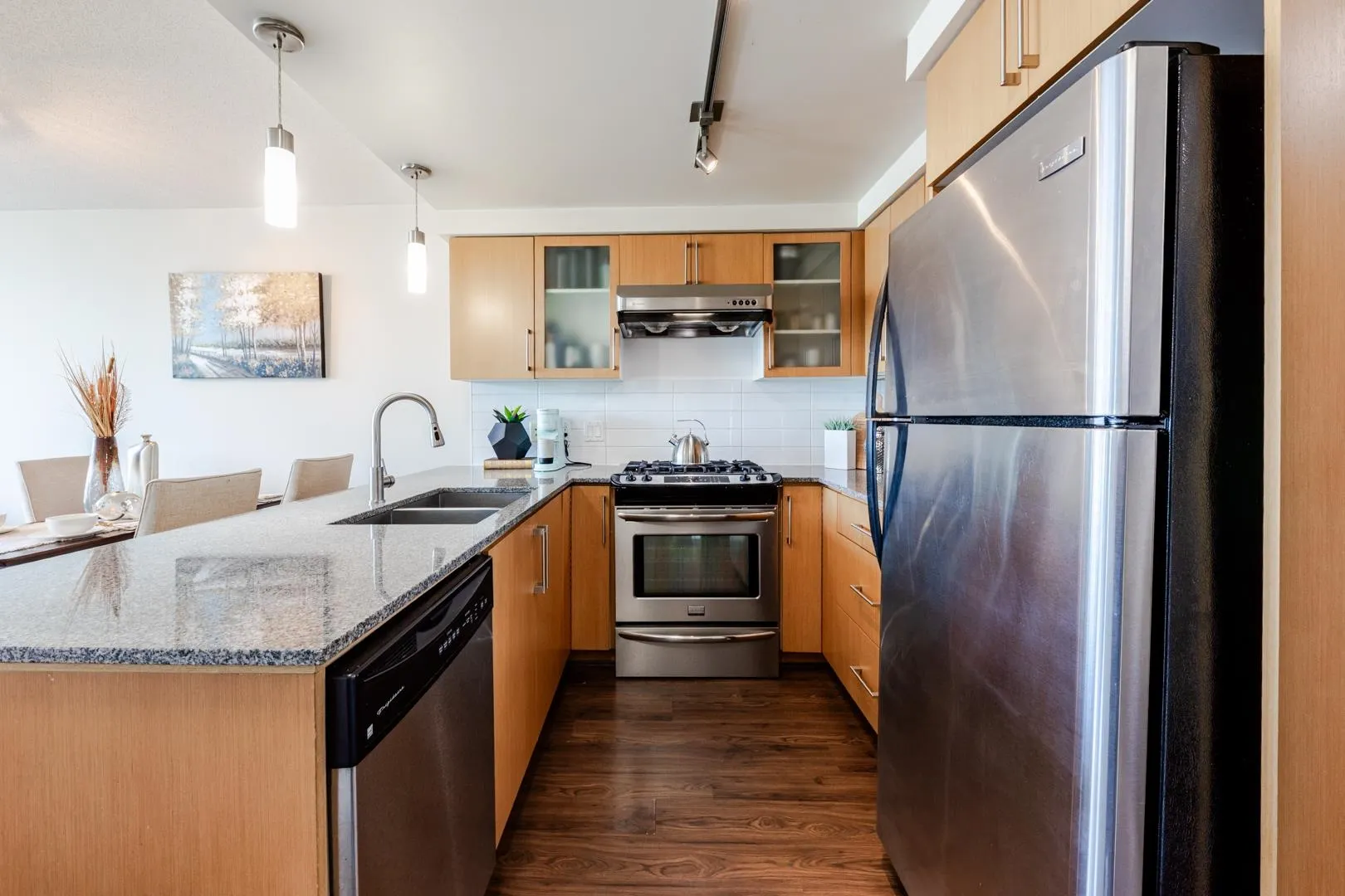 1602 8068 Westminster Highway