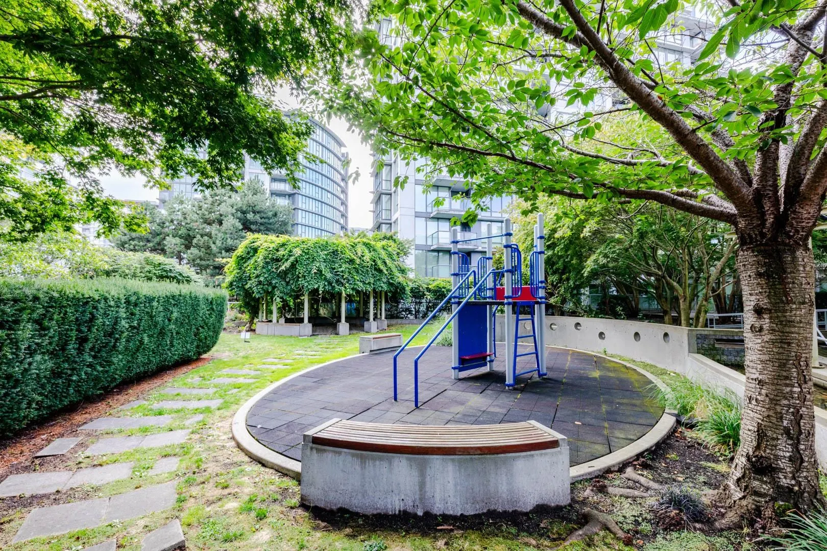 1602 8068 Westminster Highway