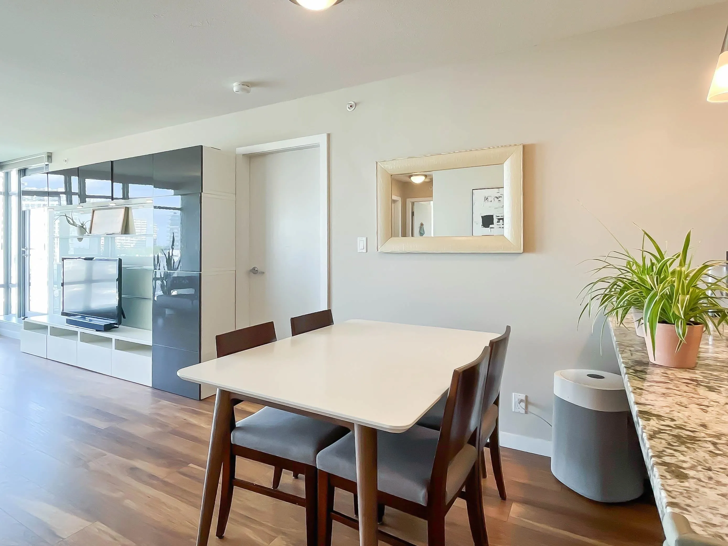 906 7888 Saba Road