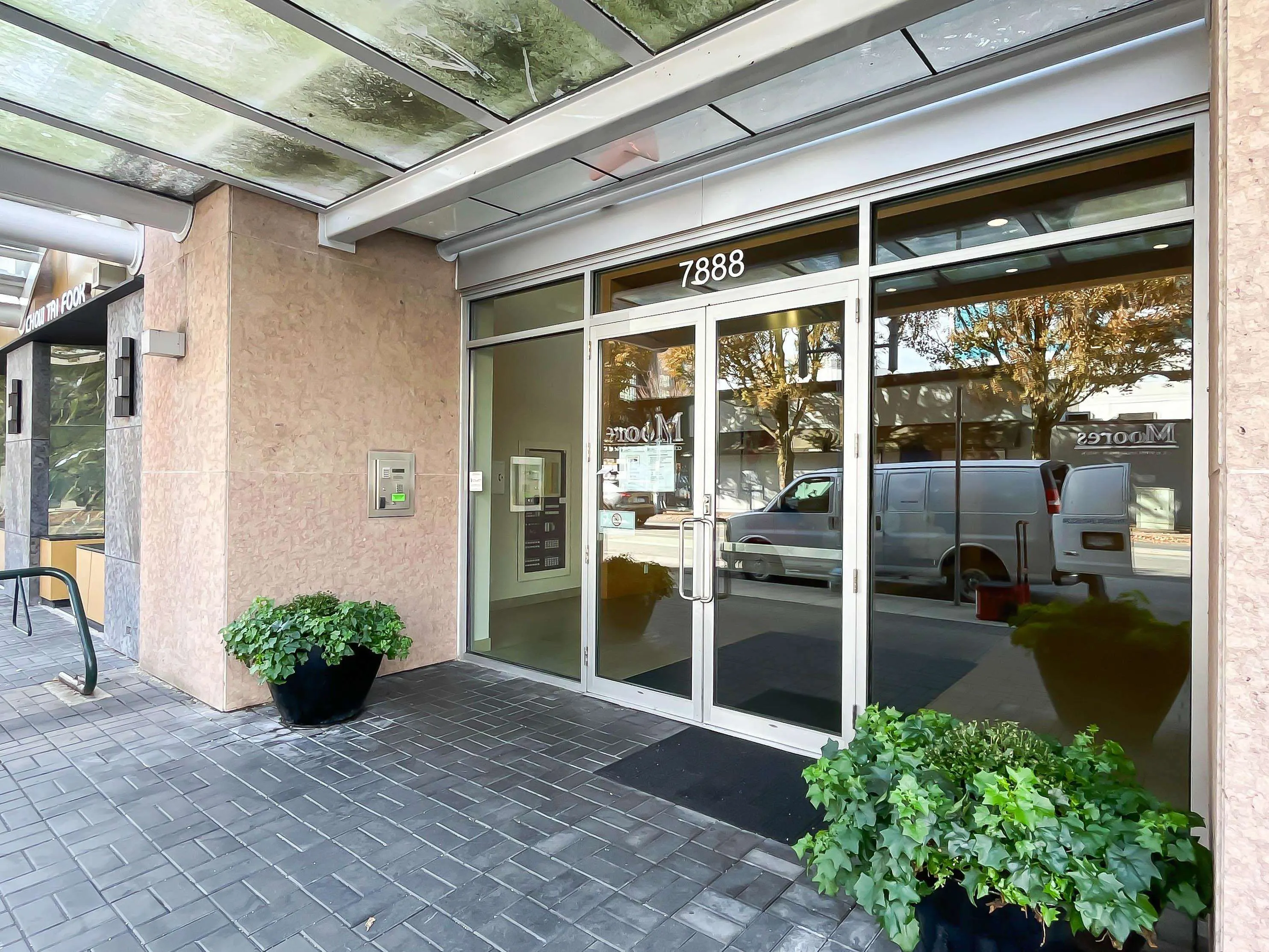 906 7888 Saba Road