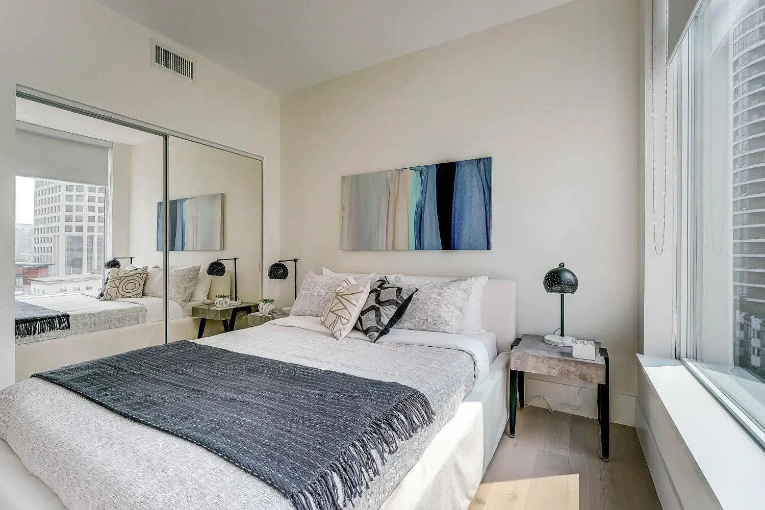 903 1211 Melville Street