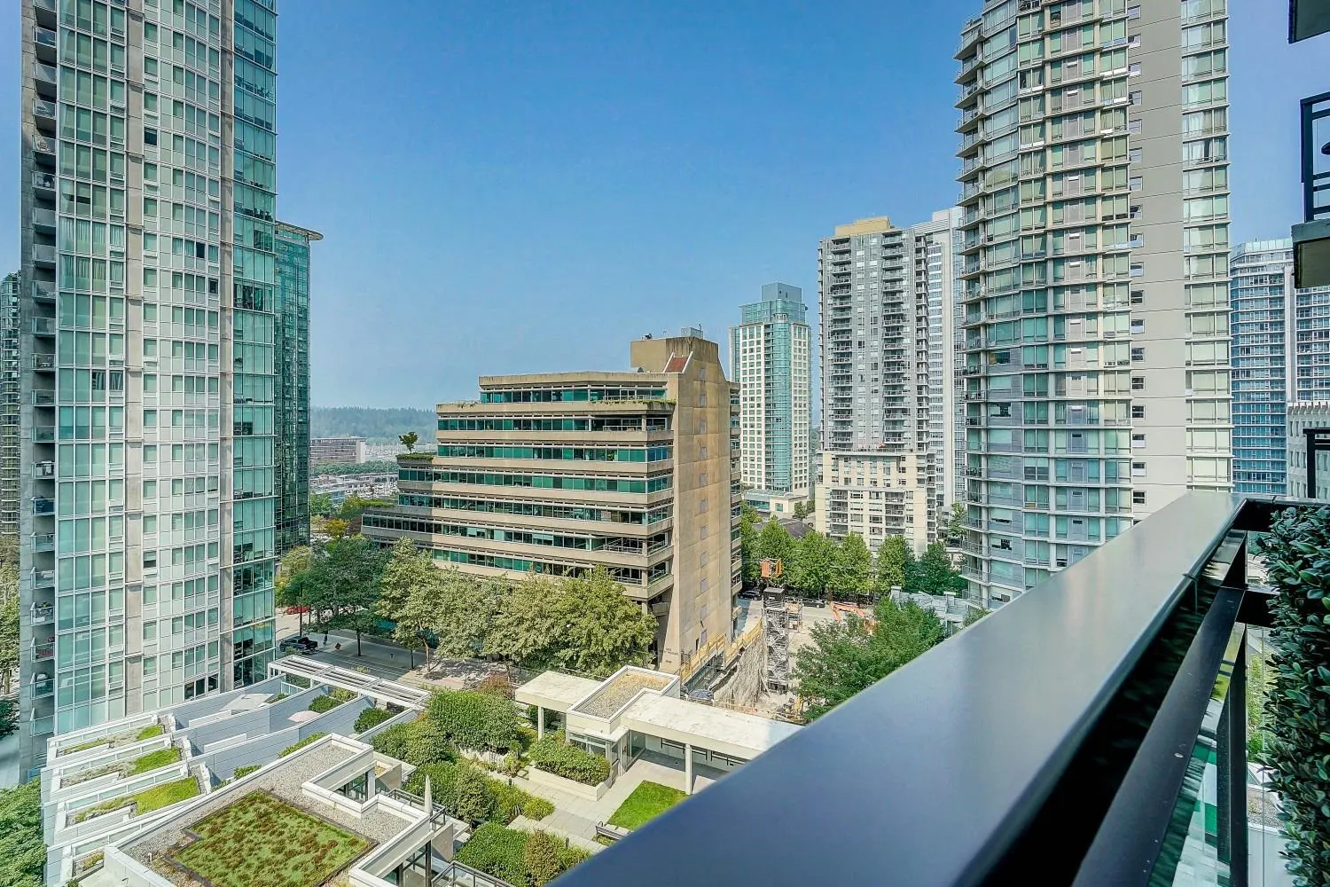 903 1211 Melville Street