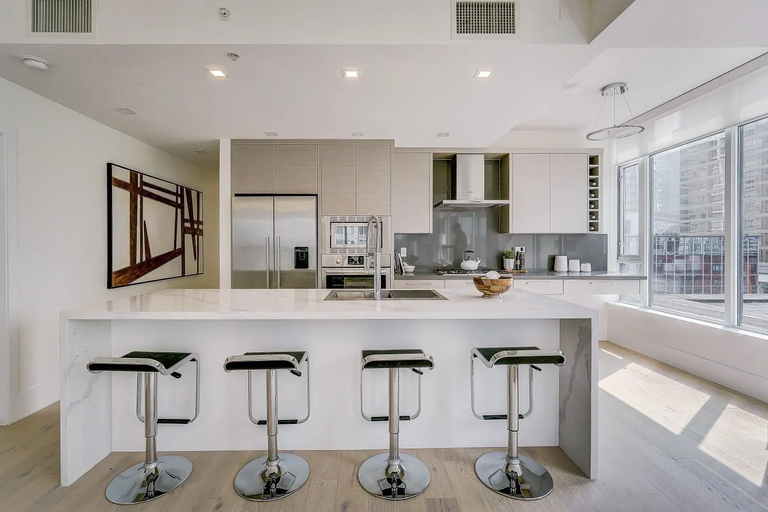 903 1211 Melville Street