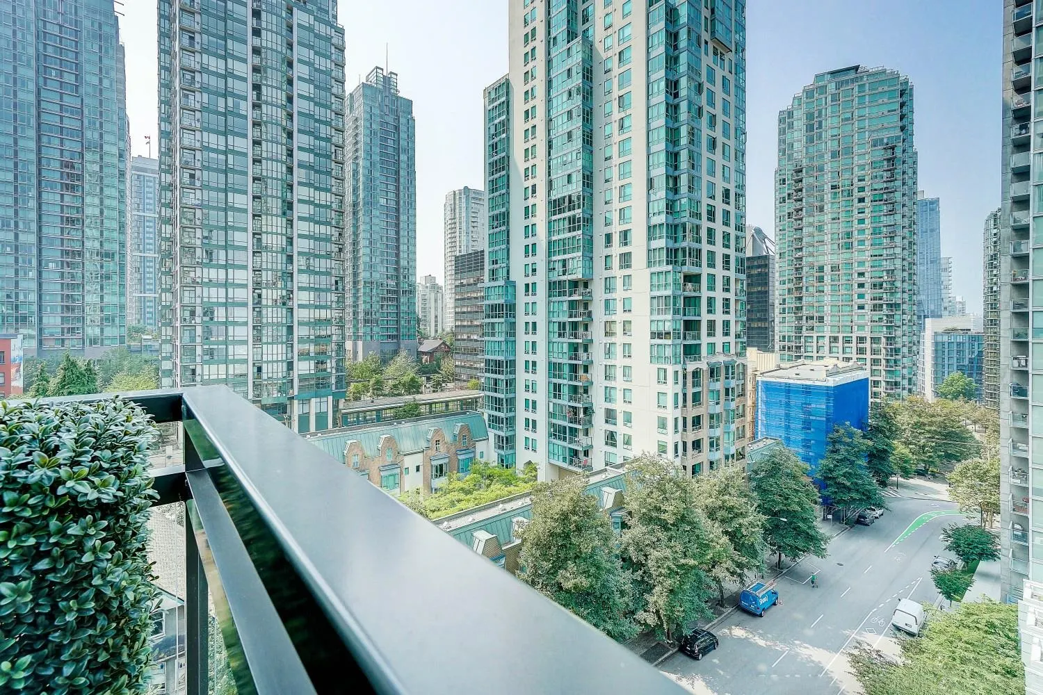 903 1211 Melville Street