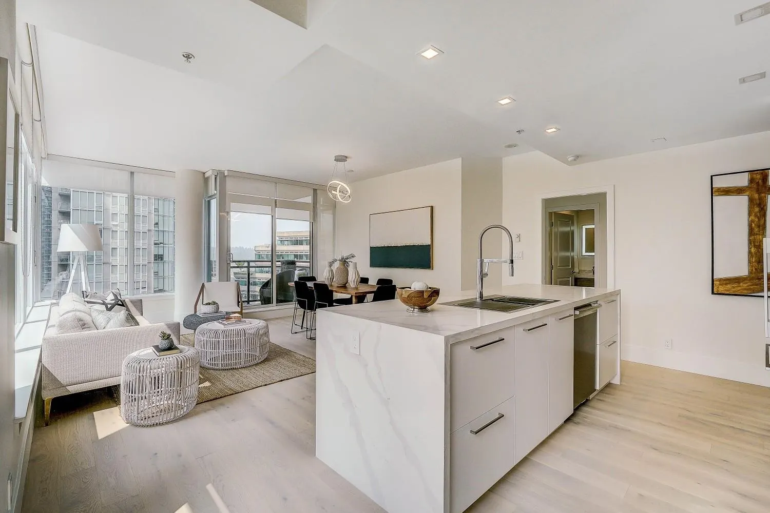 903 1211 Melville Street