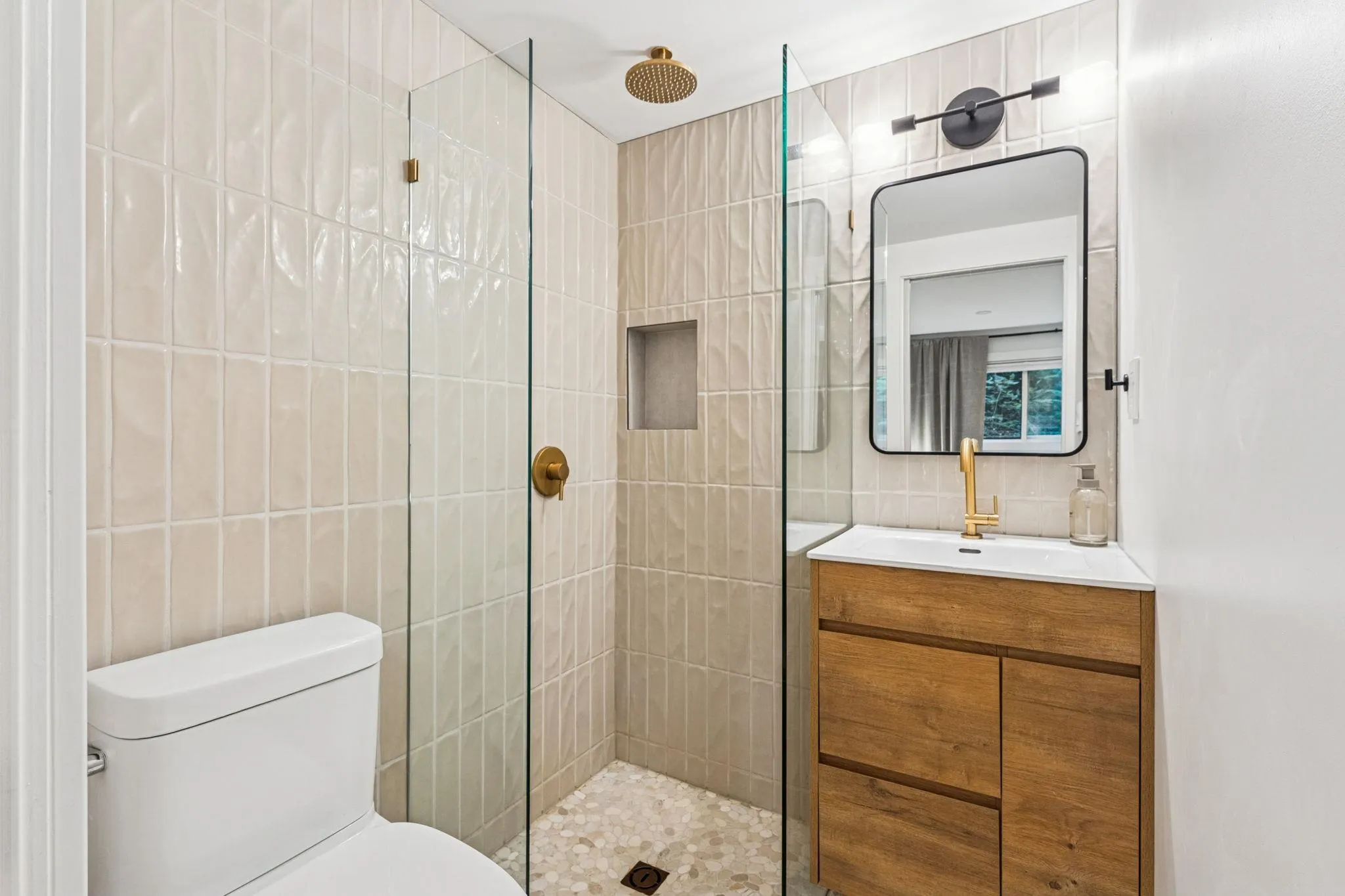 1053 Old Lillooet Road