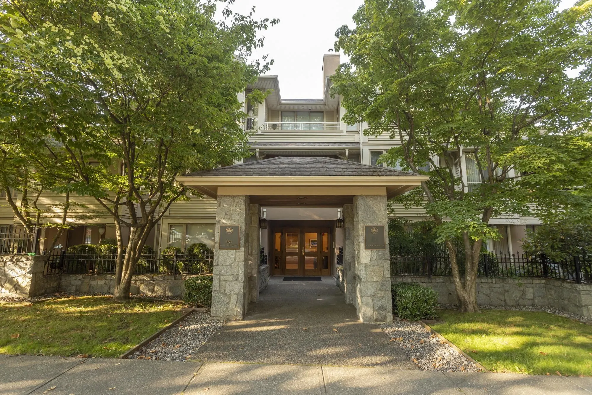 405 3777 W 8th Avenue