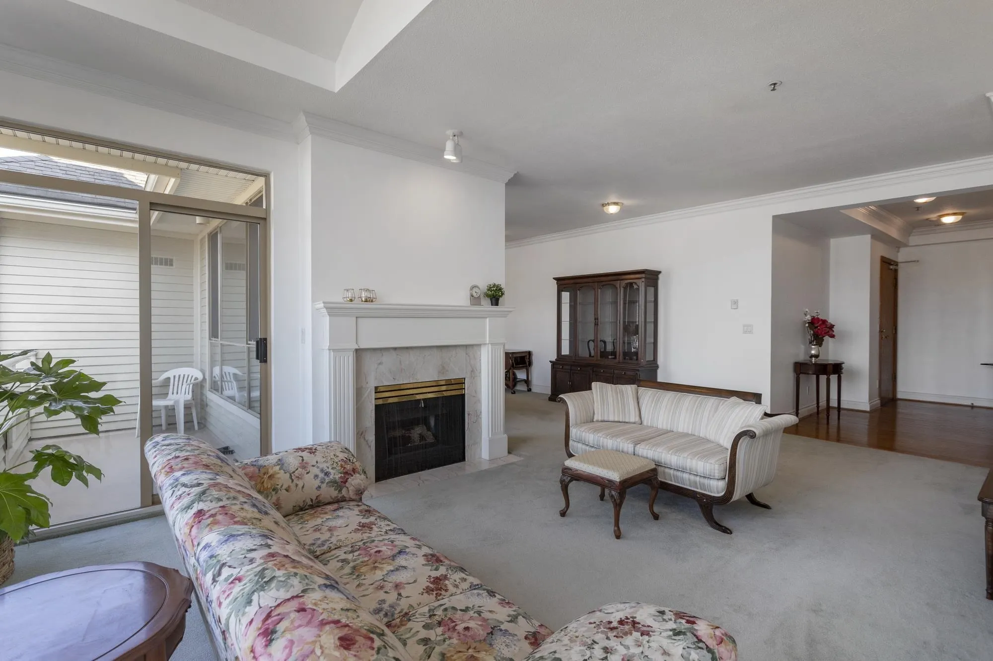 405 3777 W 8th Avenue