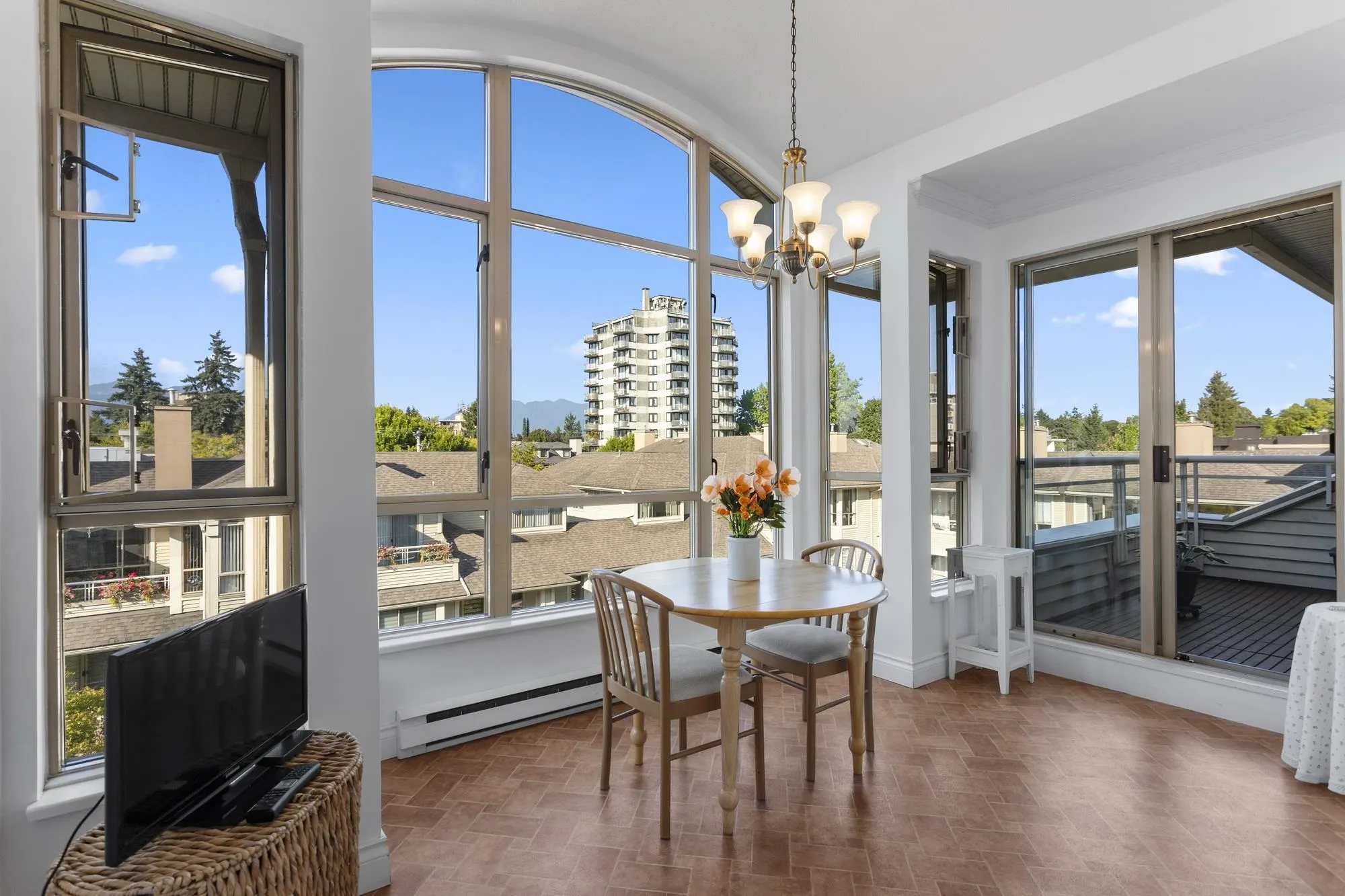 405 3777 W 8th Avenue