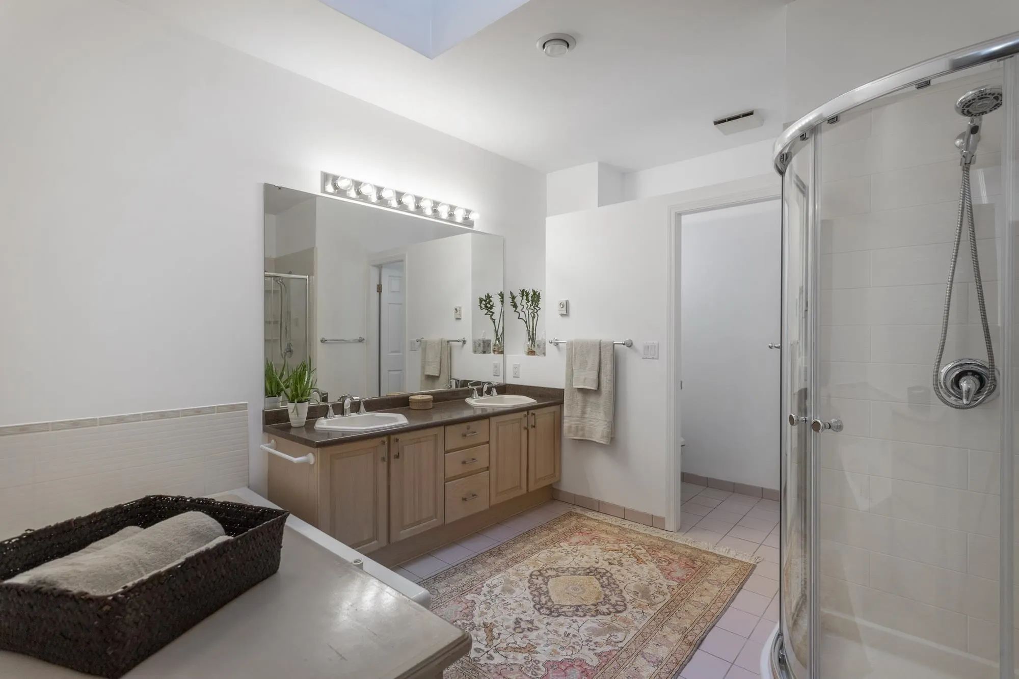 405 3777 W 8th Avenue